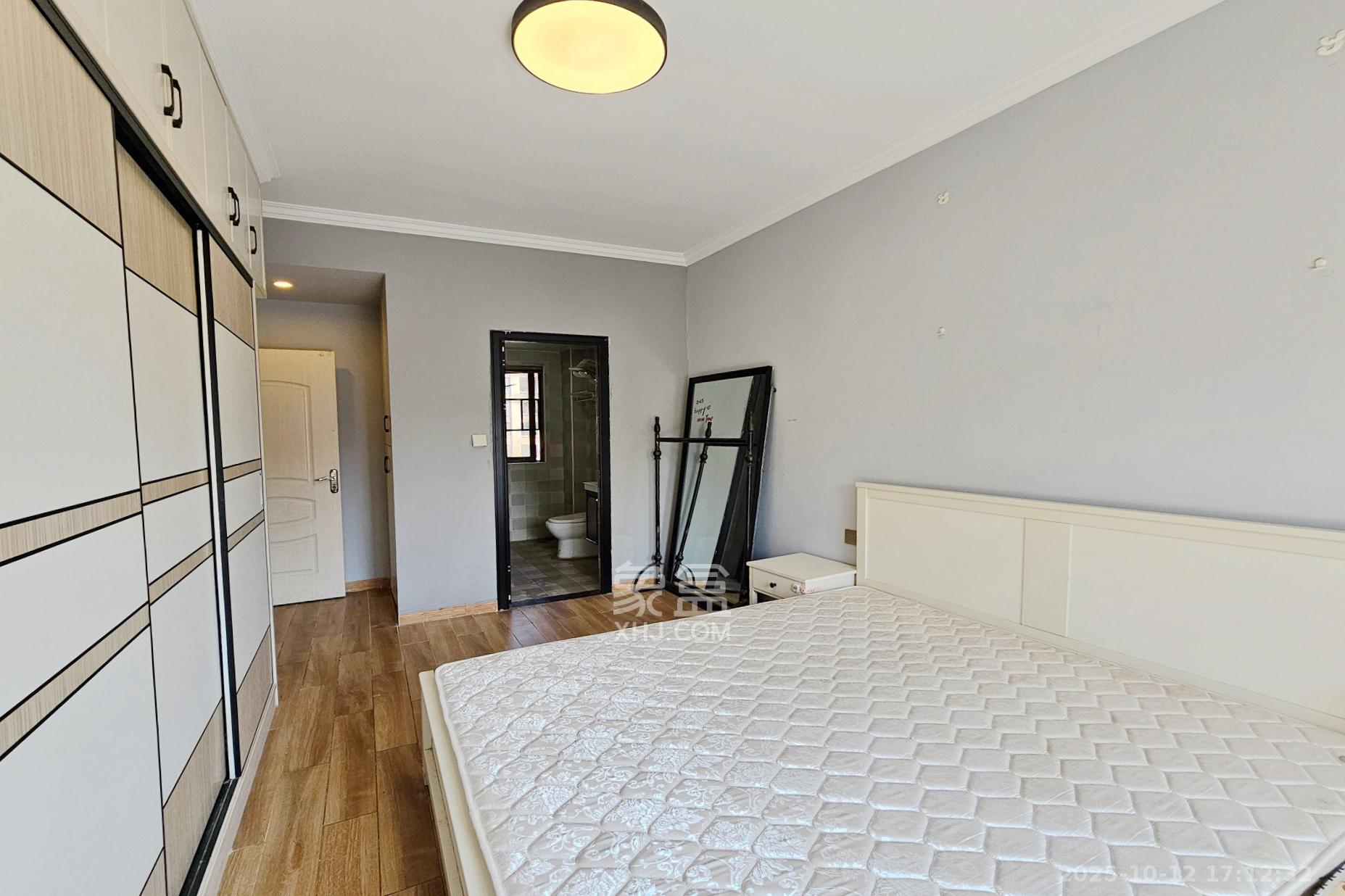 阳光城尚东湾青云苑 3室2厅2卫 80.0万 阳光城尚东湾青云苑 3室2厅2卫 80.0万卧室