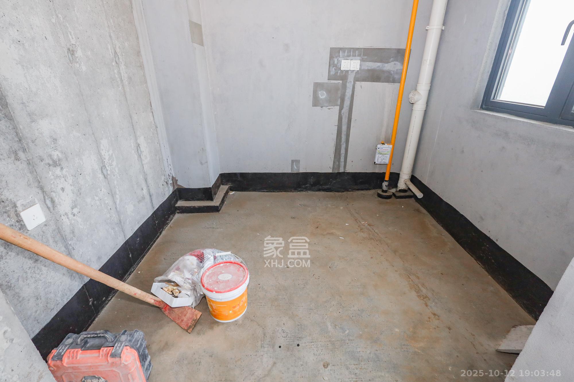 轨道中建麓江府  4室2厅2卫    218.0万厨房