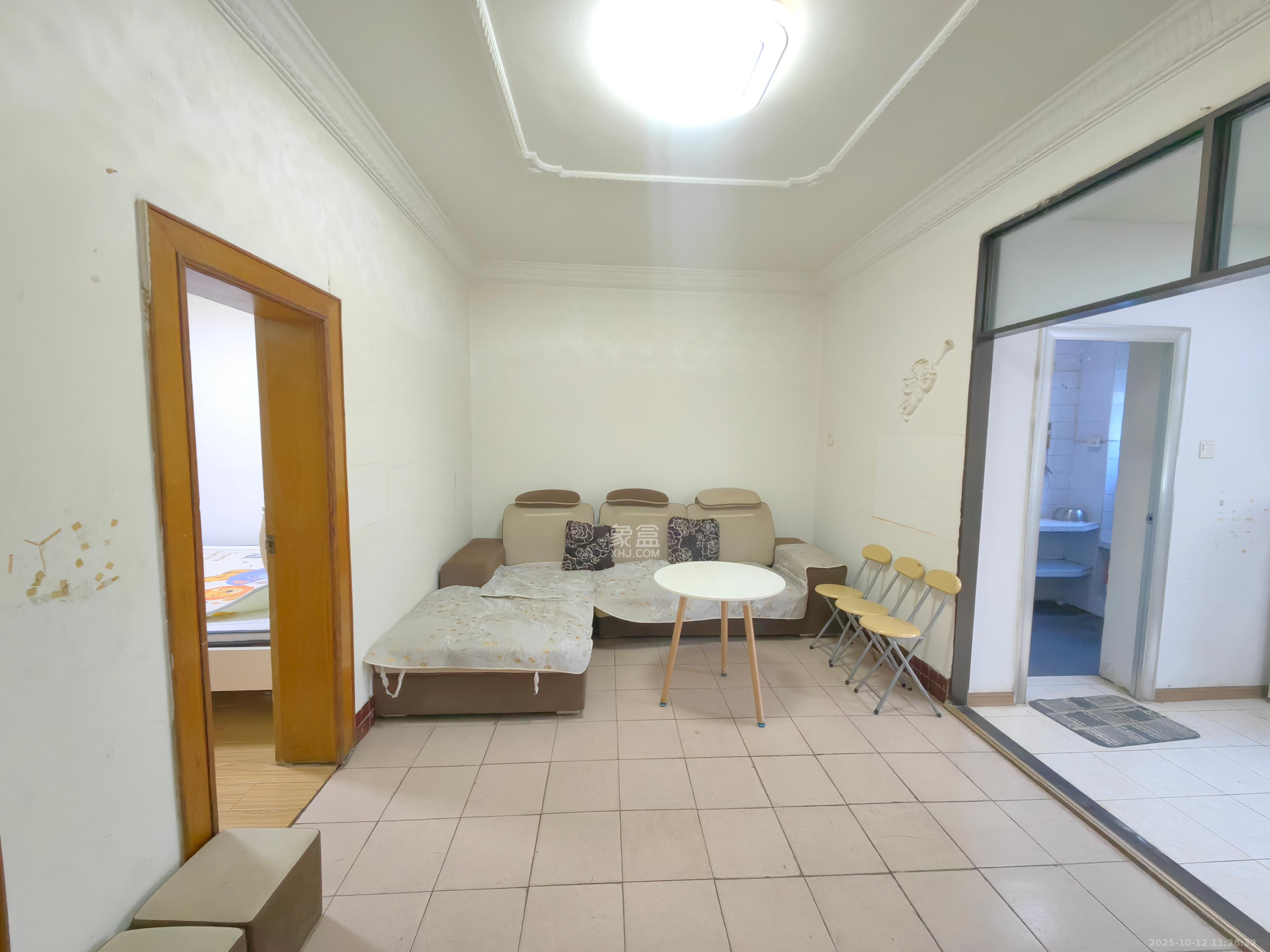 人民新村 2室1厅1卫 1800.0元/月 人民新村 2室1厅1卫 1800.0元/月室内图