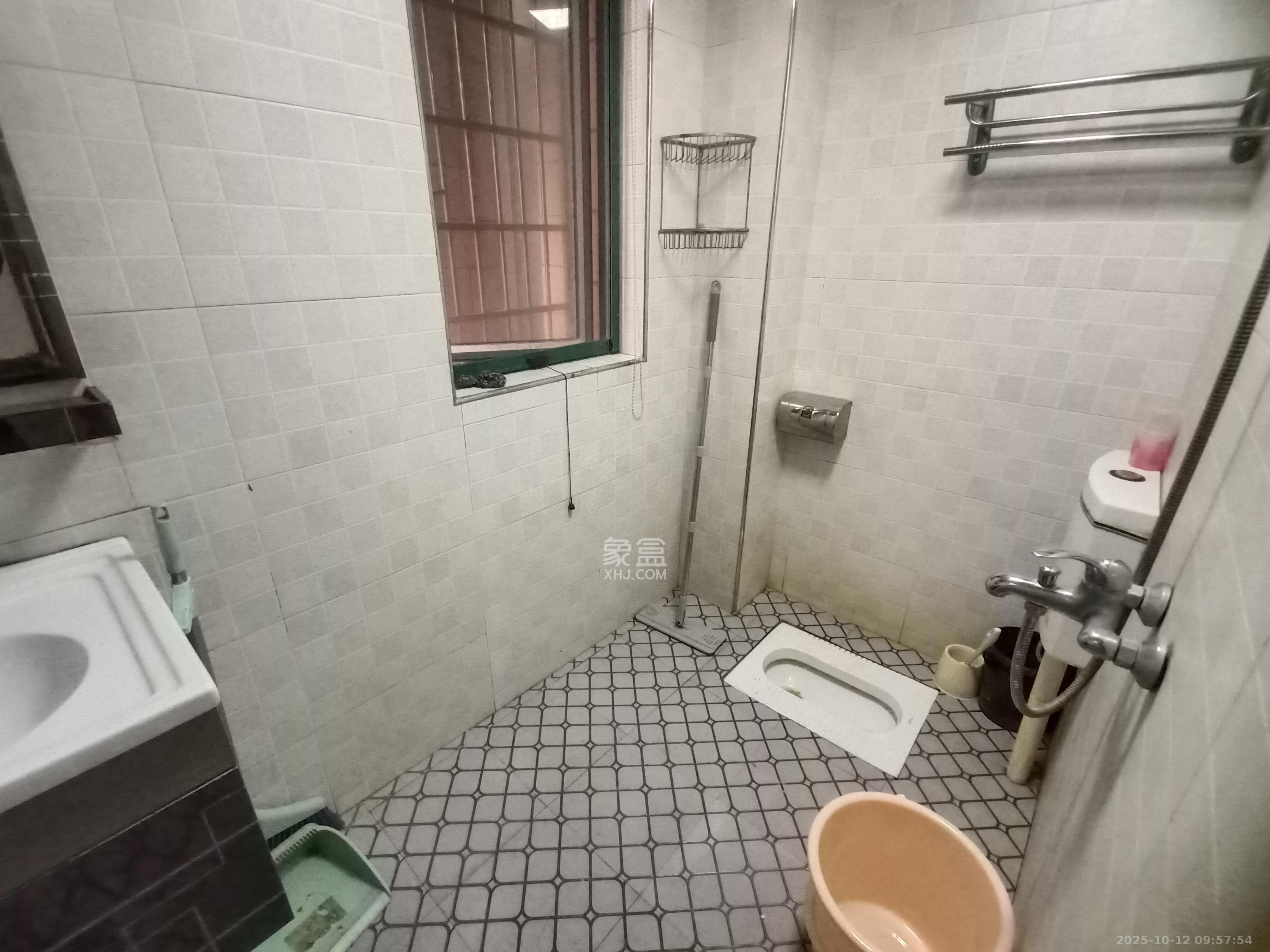 岳华嘉园 2室1厅1卫 1500.0元/月 岳华嘉园 2室1厅1卫 1500.0元/月室内图