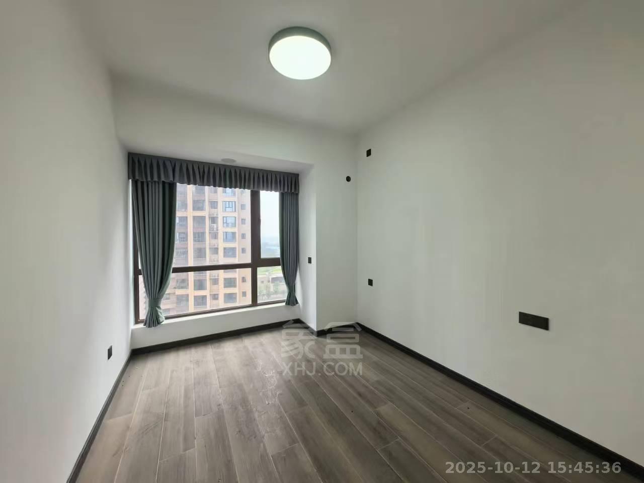 金轮津桥华府 3室2厅1卫 1700.0元/月 金轮津桥华府 3室2厅1卫 1700.0元/月室内图