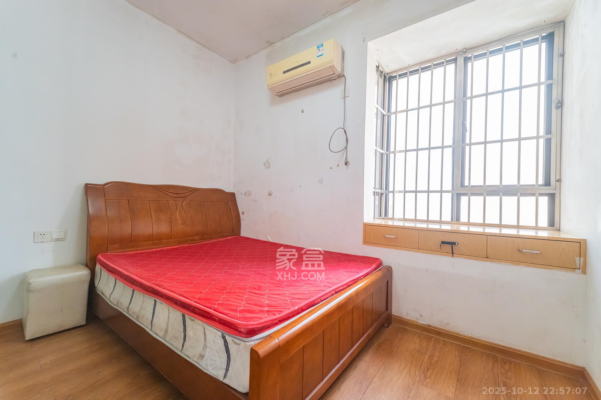 幸福里润城(幸福里二期) 3室2厅1卫 52.8万 幸福里润城(幸福里二期) 3室2厅1卫 52.8万卧室