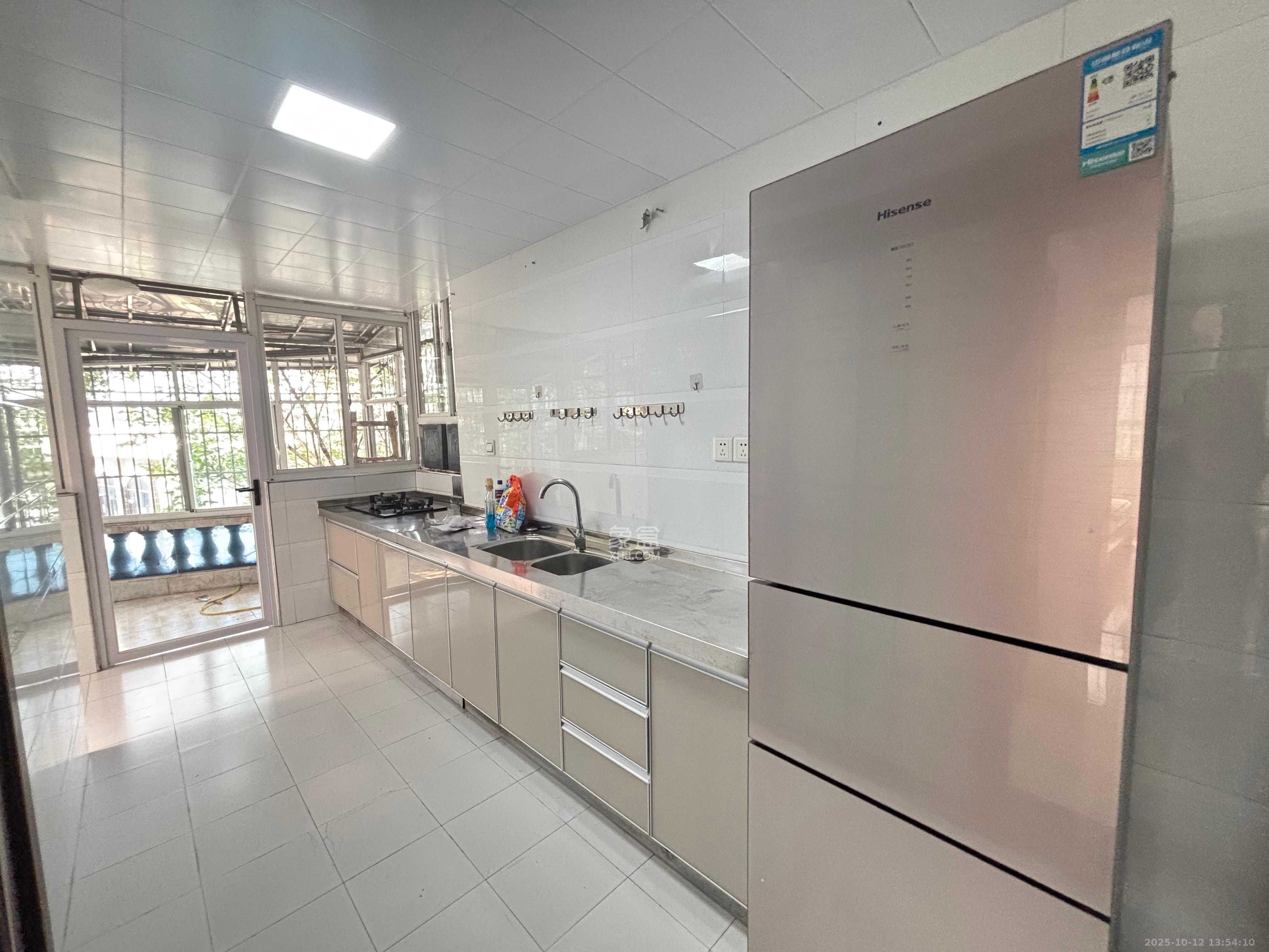 泰时花园  3室2厅1卫    2600.0元/月室内图