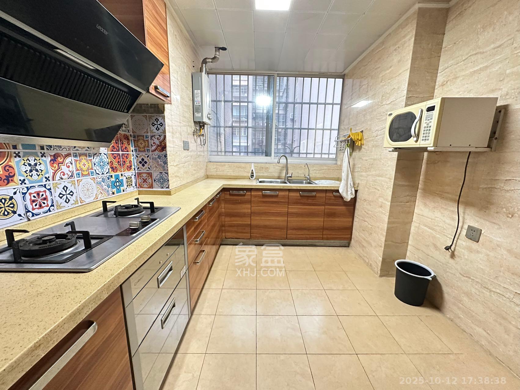 上河国际C区  3室1厅2卫    2900.0元/月 上河国际C区  3室1厅2卫    2900.0元/月室内图