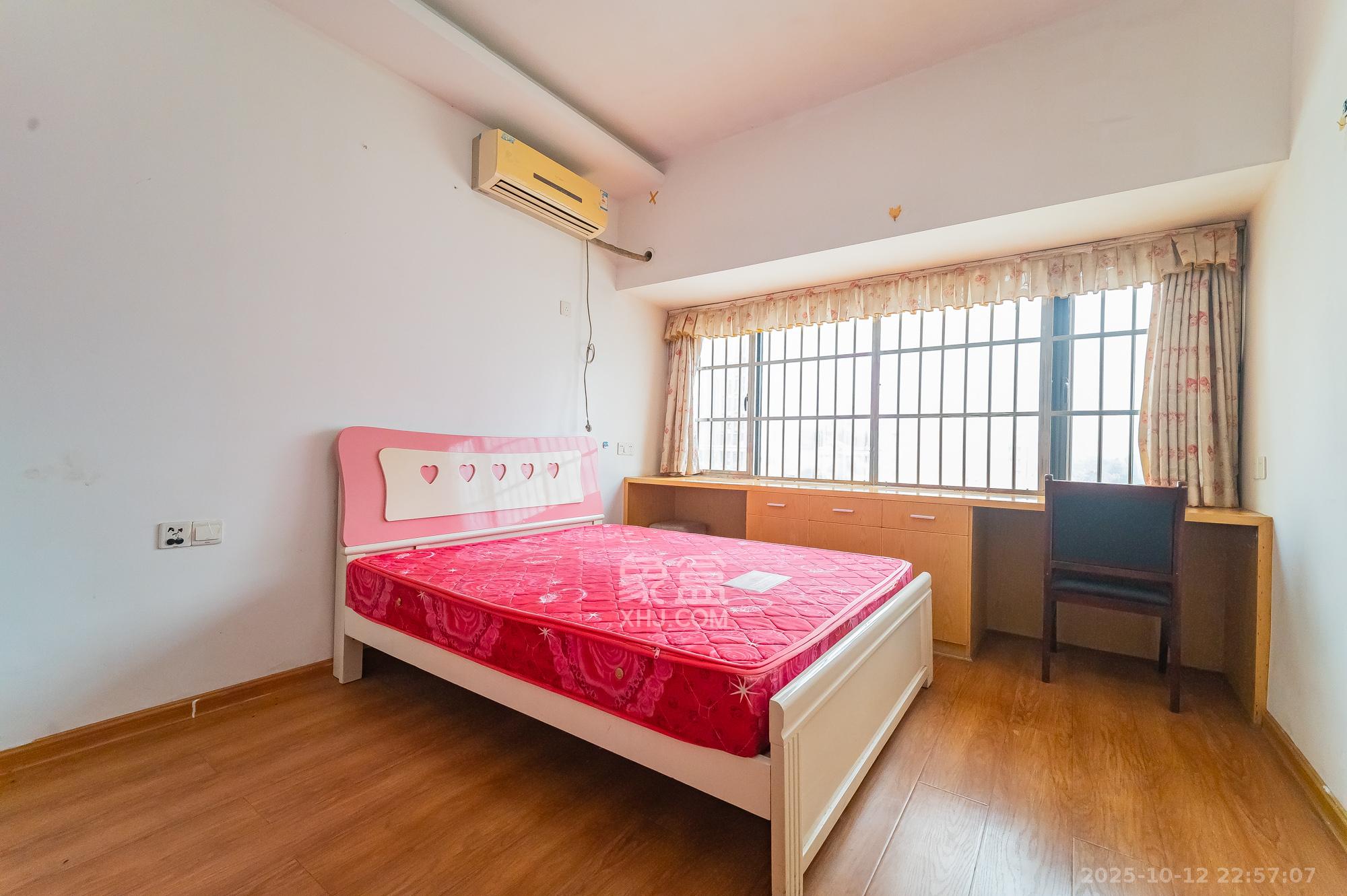 幸福里润城(幸福里二期) 3室2厅1卫 52.8万 幸福里润城(幸福里二期) 3室2厅1卫 52.8万卧室