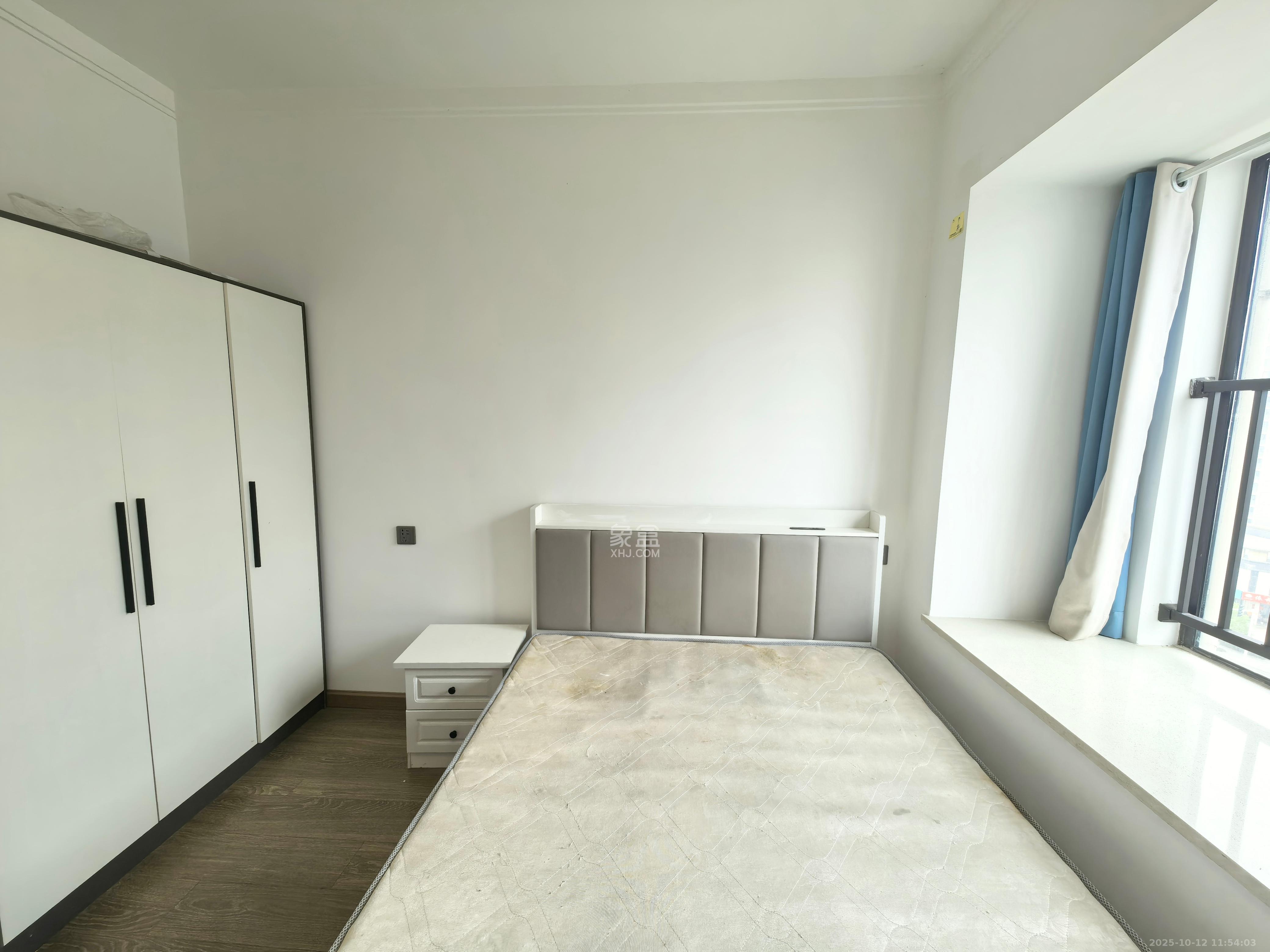 招商华发依云曦城  3室2厅2卫    2300.0元/月 招商华发依云曦城  3室2厅2卫    2300.0元/月室内图