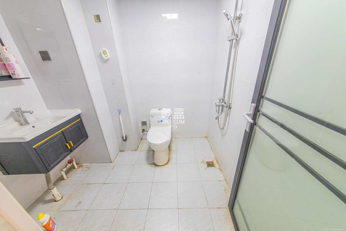 鑫远悦城(鑫远悦时代) 1室1厅1卫 29.0万 鑫远悦城(鑫远悦时代) 1室1厅1卫 29.0万卫生间