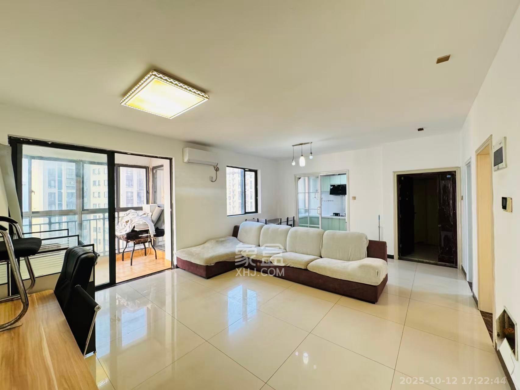 乾城(兴旺乾城) 4室1厅1卫 2700.0元/月 乾城(兴旺乾城) 4室1厅1卫 2700.0元/月室内图