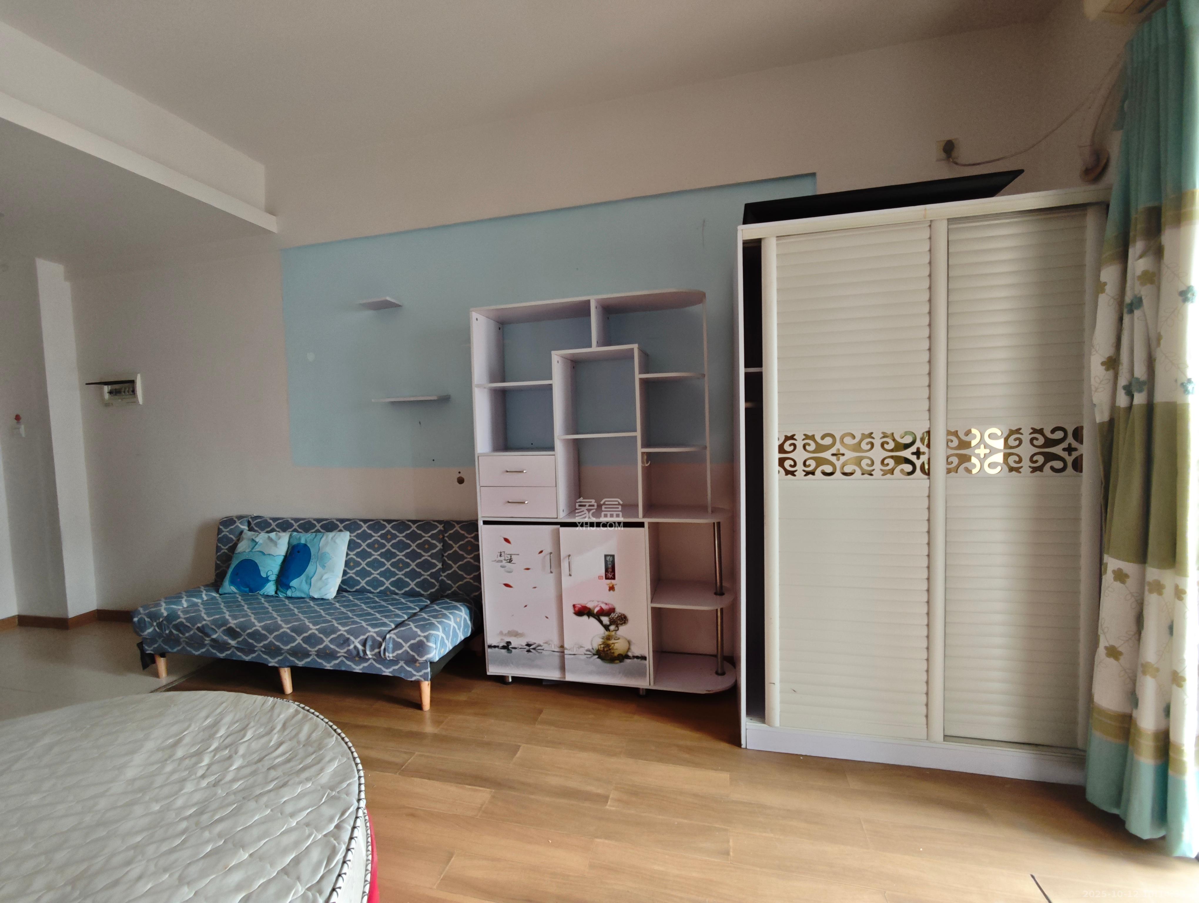 水岸世景 1室1厅1卫 1300.0元/月 水岸世景 1室1厅1卫 1300.0元/月室内图