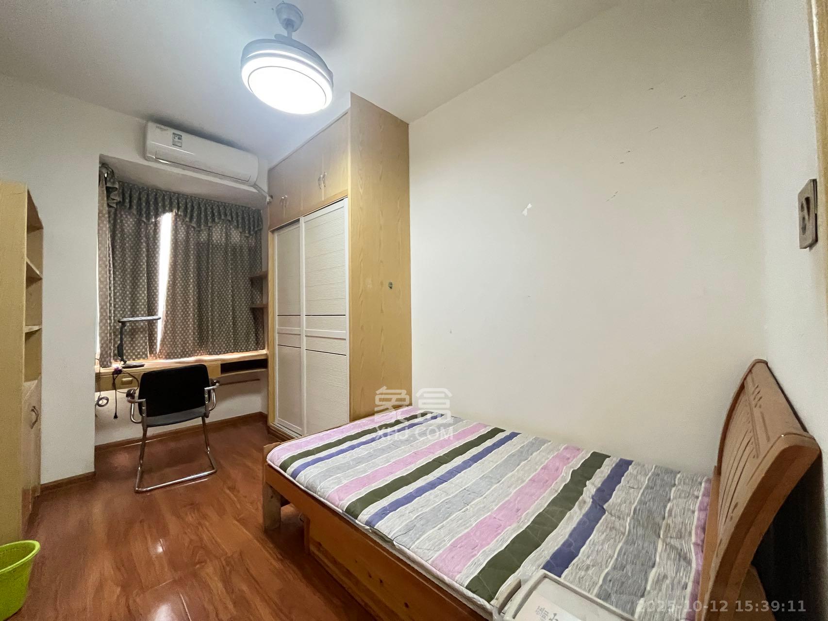 枫华府第  3室2厅2卫    1900.0元/月 枫华府第  3室2厅2卫    1900.0元/月室内图