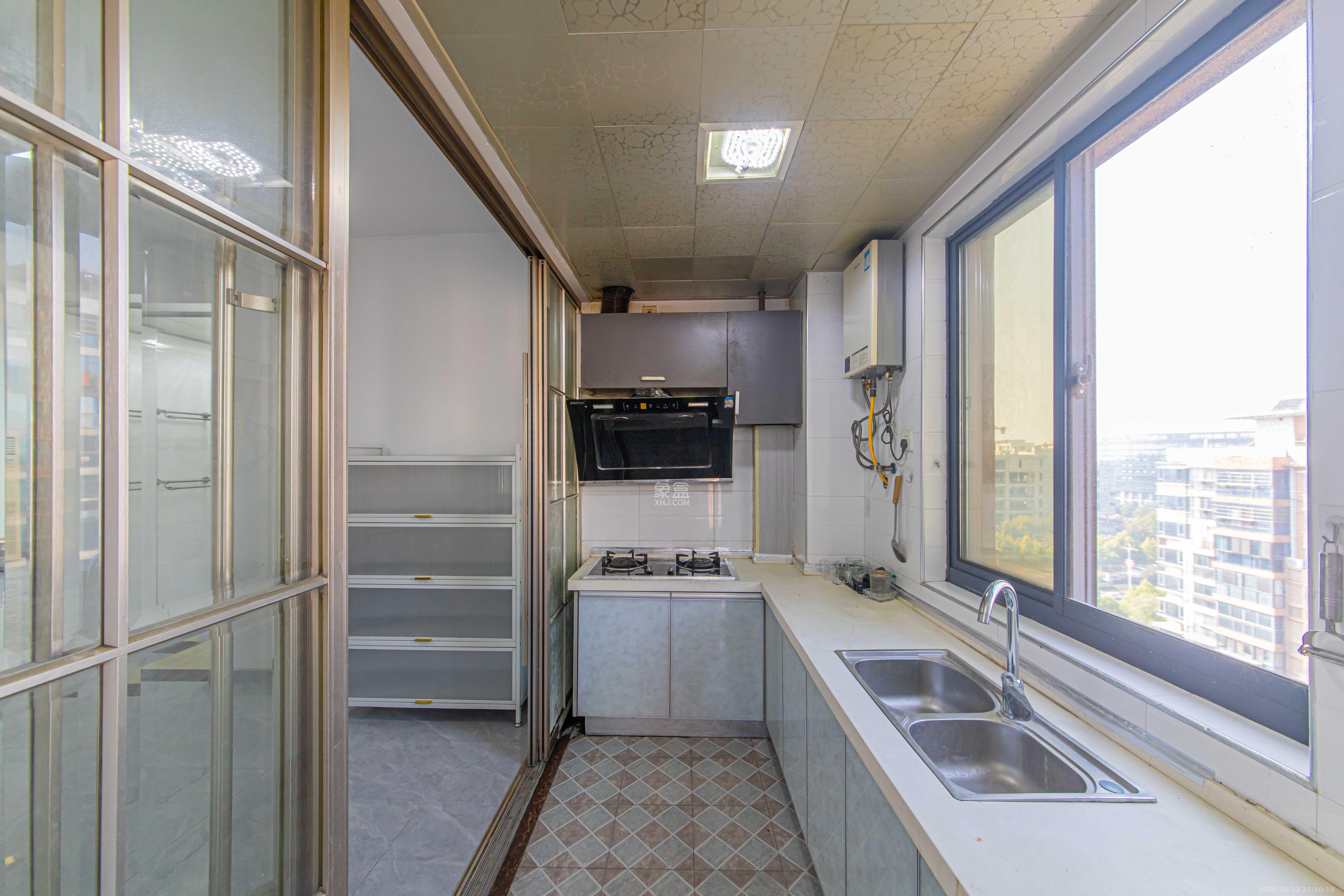 天和家园  3室2厅2卫    100.0万 天和家园  3室2厅2卫    100.0万厨房