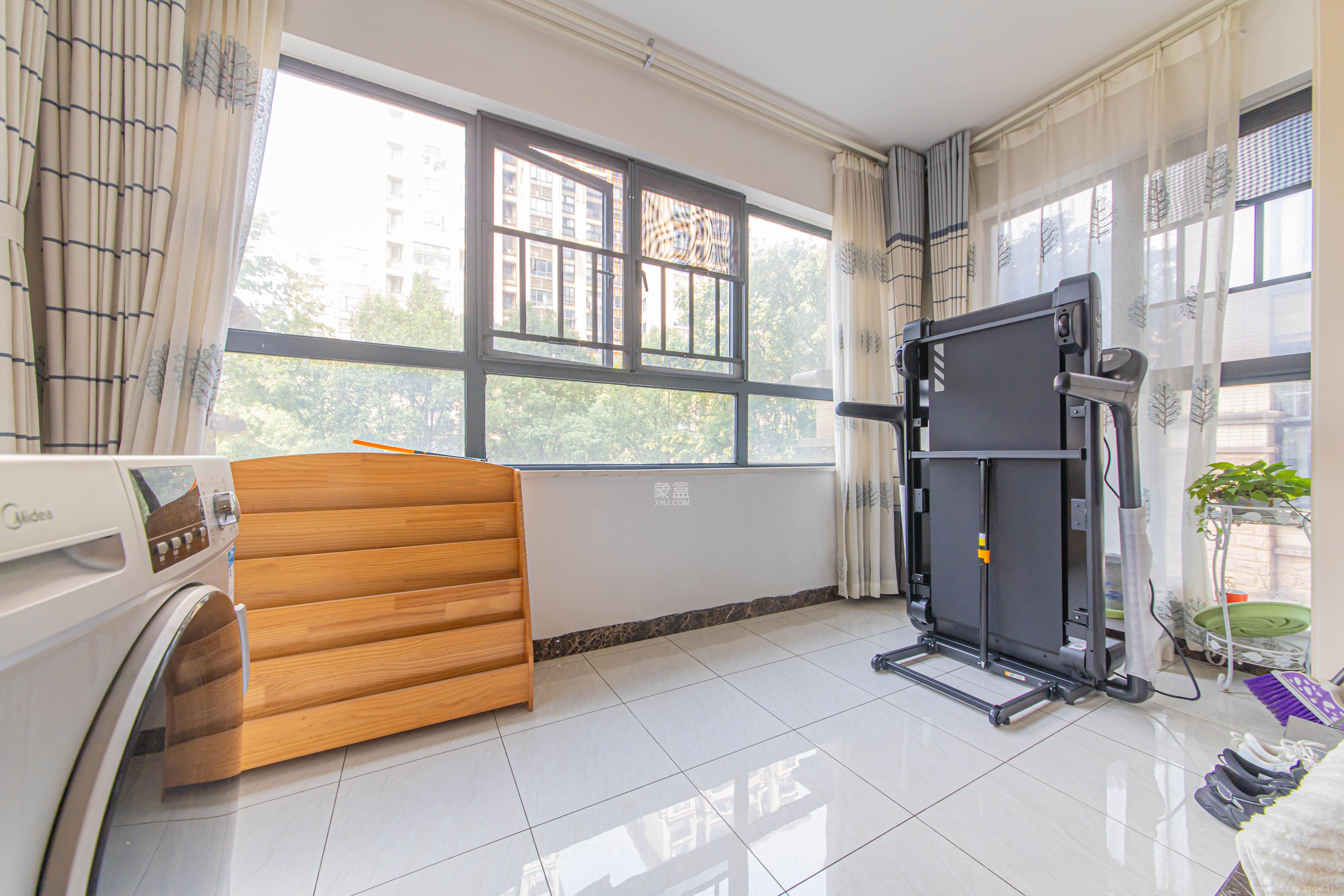 中建芙蓉嘉苑 3室2厅2卫 130.0万 中建芙蓉嘉苑 3室2厅2卫 130.0万阳台