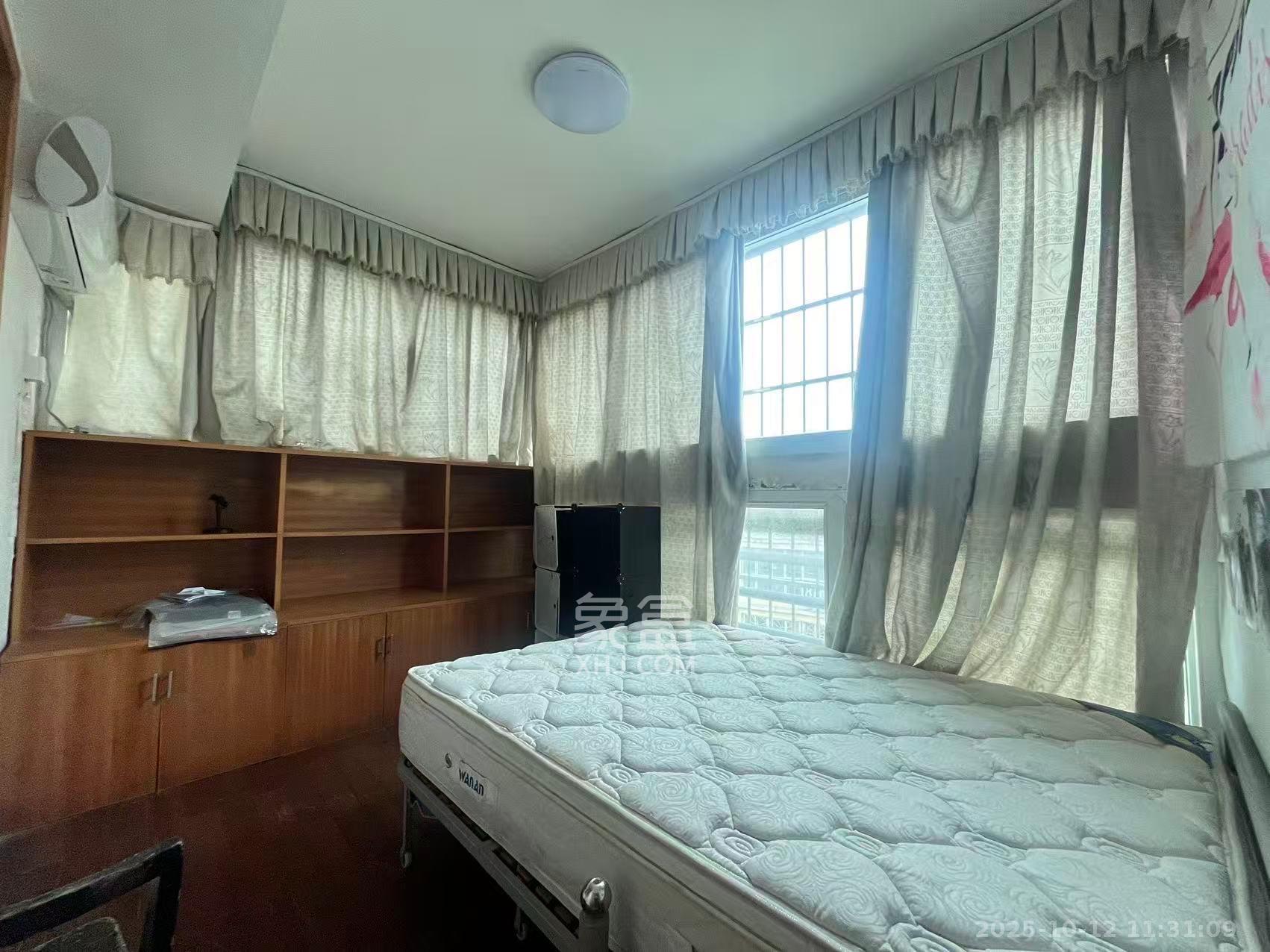 恩瑞麓山名园（龙王港小区）  3室2厅2卫    2608.0元/月室内图