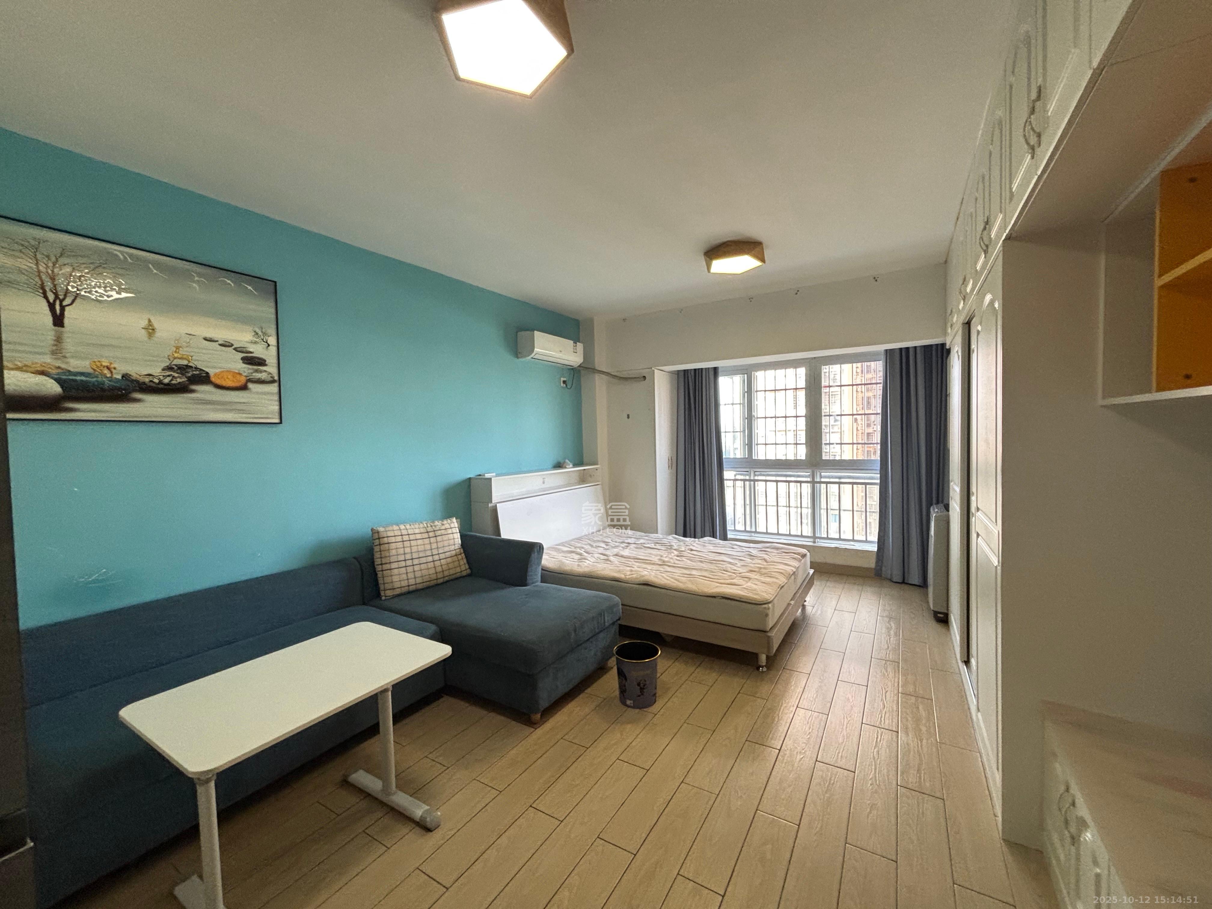 时代星空  1室1厅1卫    1300.0元/月