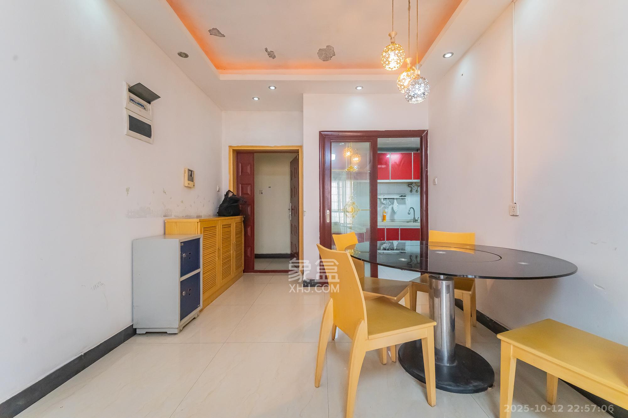 幸福里润城(幸福里二期) 3室2厅1卫 52.8万 幸福里润城(幸福里二期) 3室2厅1卫 52.8万客厅