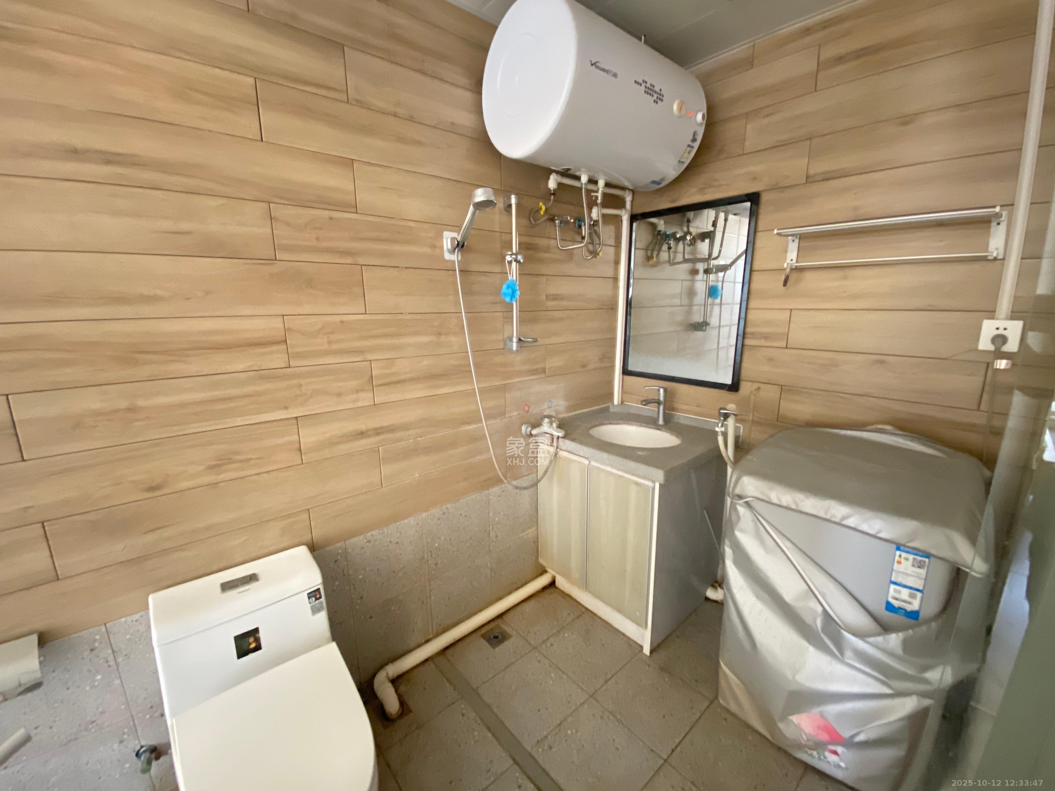 新世界广场  1室1厅1卫    1500.0元/月室内图