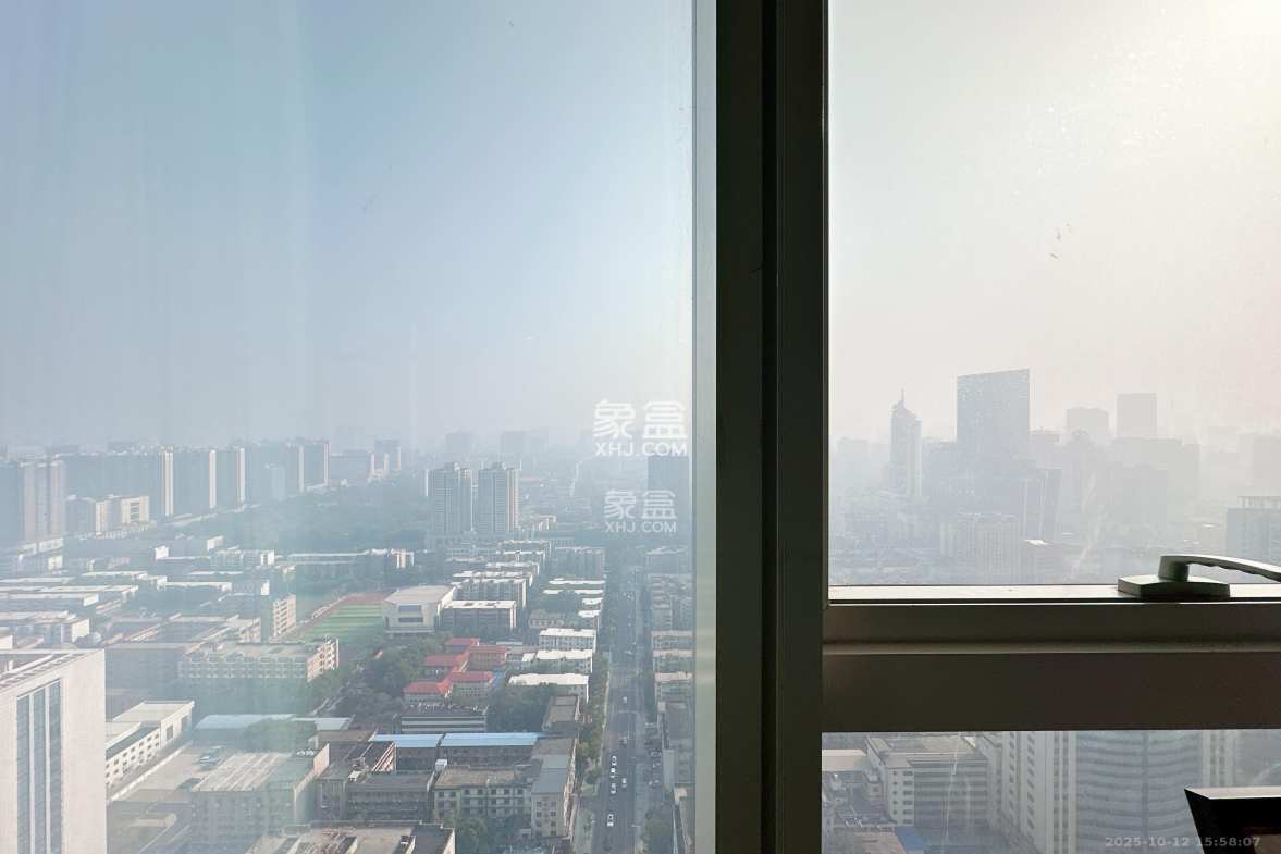 敬天广场 2室1厅2卫 4500.0元/月 敬天广场 2室1厅2卫 4500.0元/月室内图