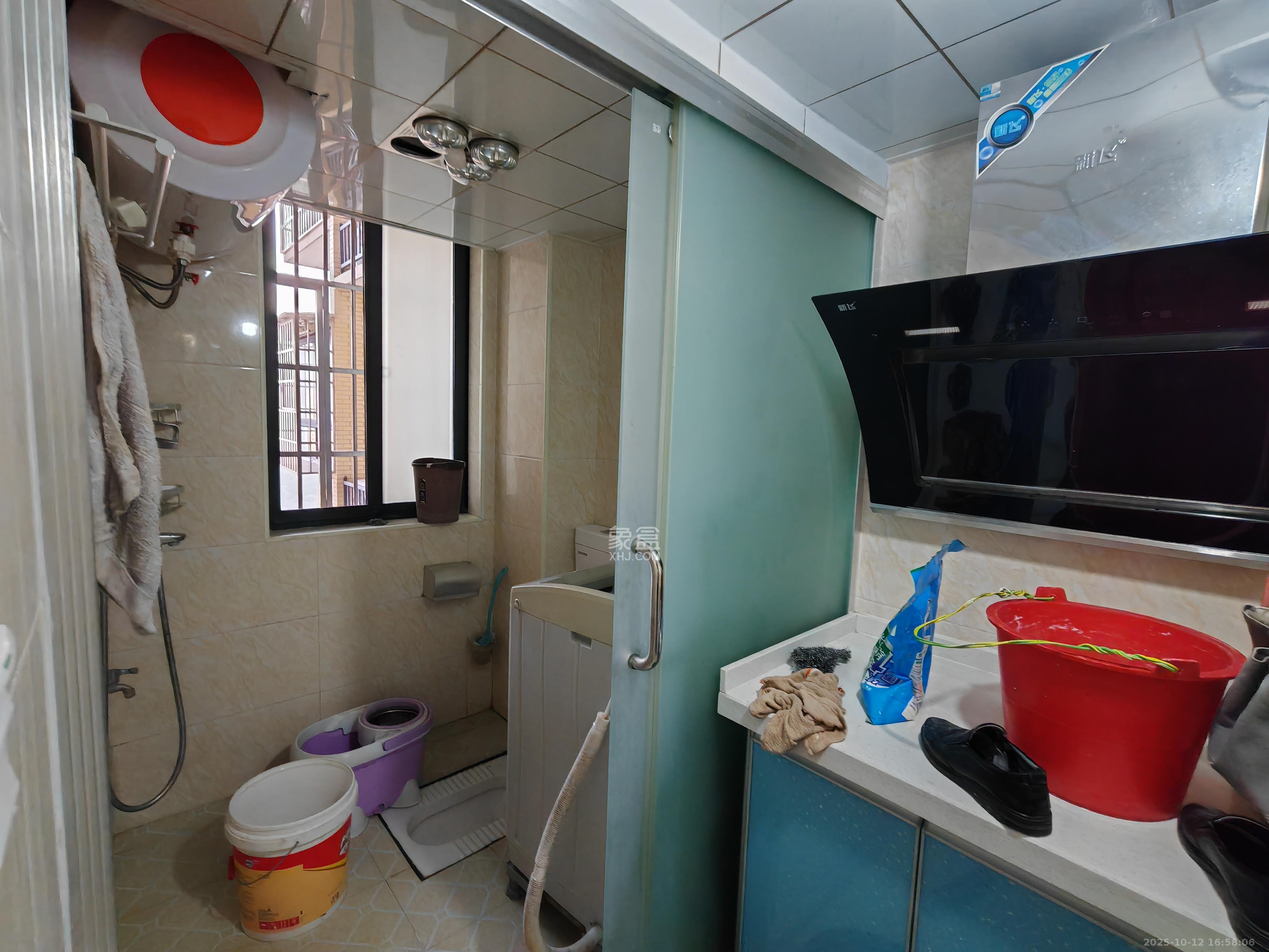 岳鞍阁小区  1室0厅0卫    900.0元/月室内图