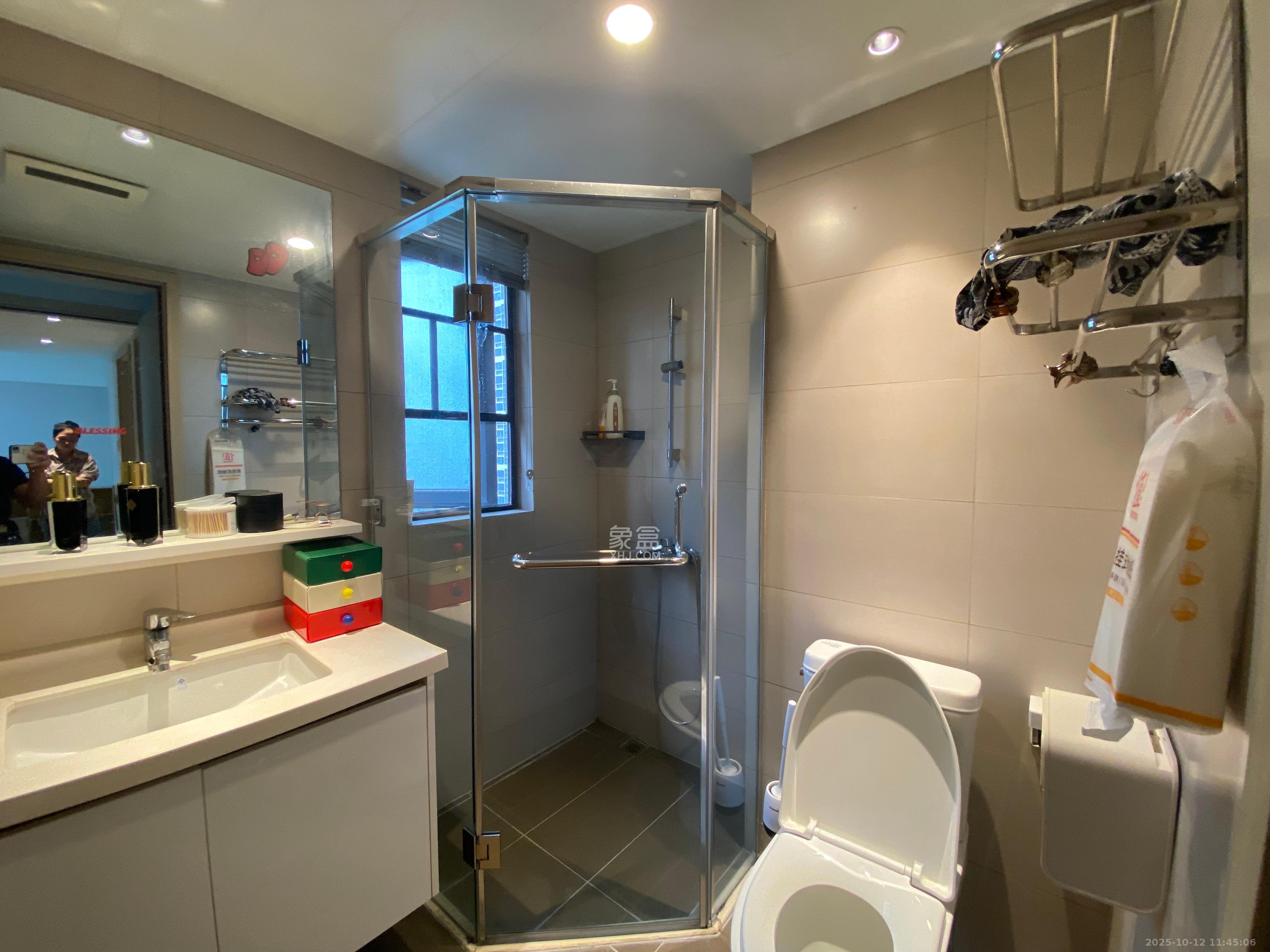 时代年华  1室0厅0卫    2300.0元/月室内图