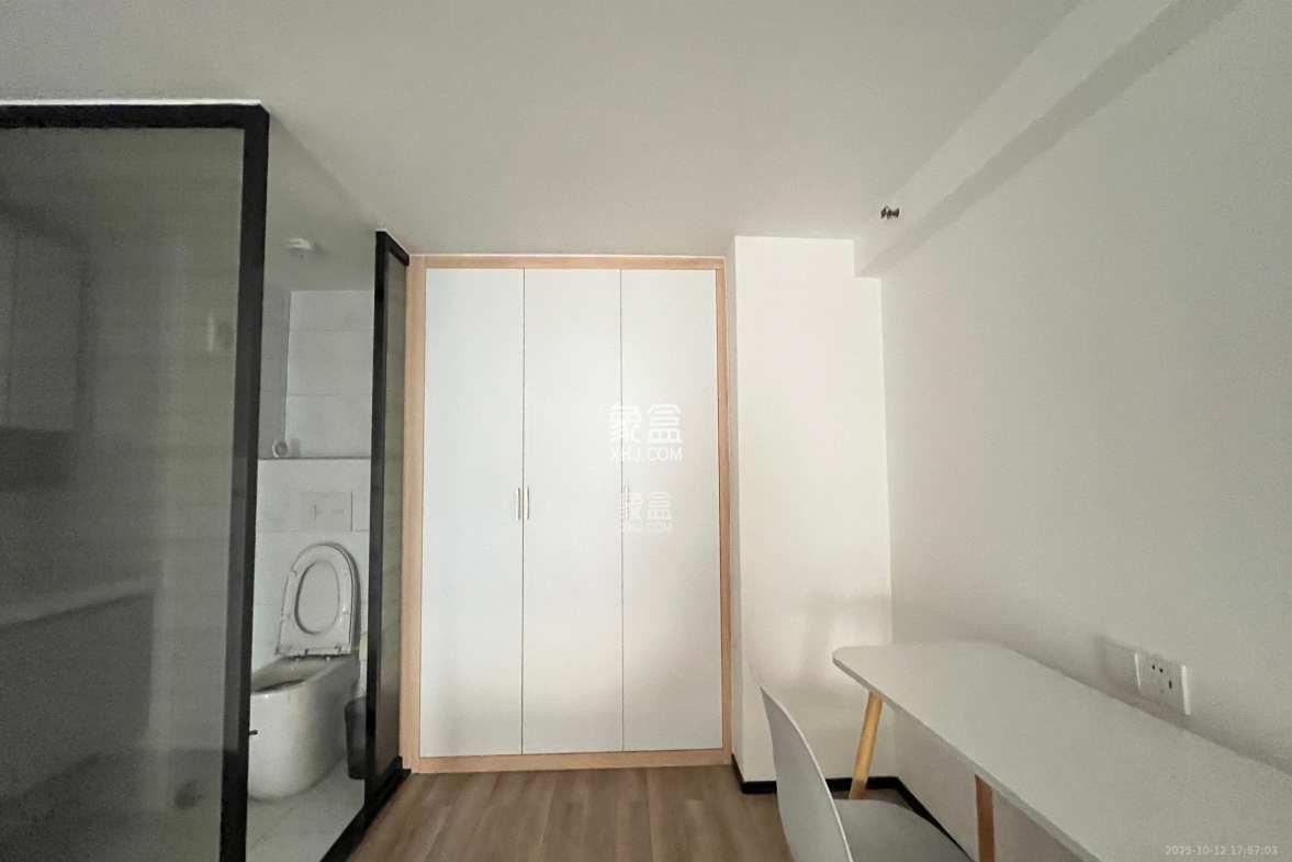 藏珑湖上公馆 1室1厅1卫 2700.0元/月 藏珑湖上公馆 1室1厅1卫 2700.0元/月室内图