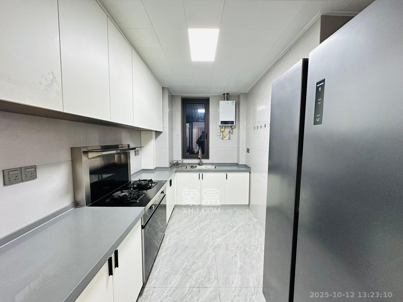 建发央著 3室2厅2卫 3500.0元/月 建发央著 3室2厅2卫 3500.0元/月室内图