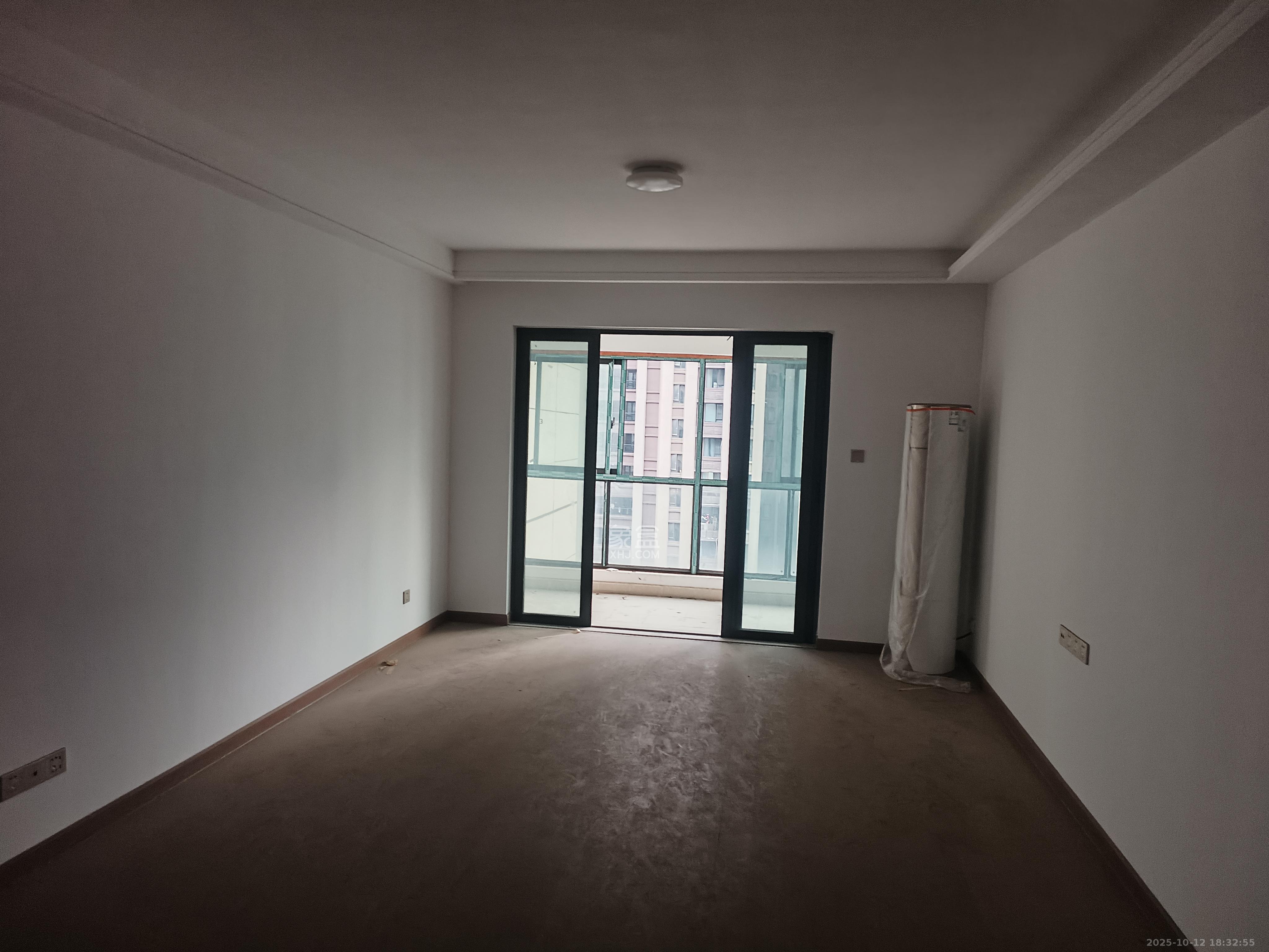 阳光城尚东湾青柠园  3室2厅2卫    2600.0元/月室内图