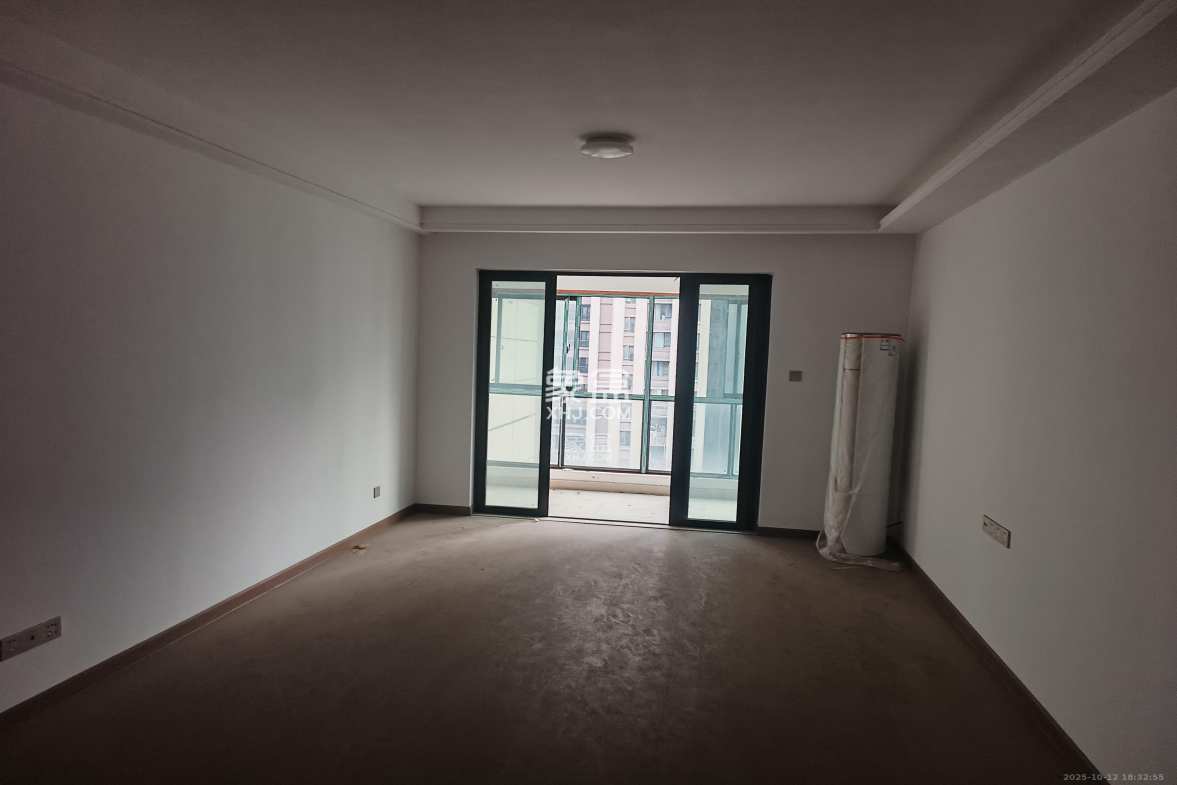 阳光城尚东湾青柠园 3室2厅2卫 2600.0元/月 阳光城尚东湾青柠园 3室2厅2卫 2600.0元/月室内图