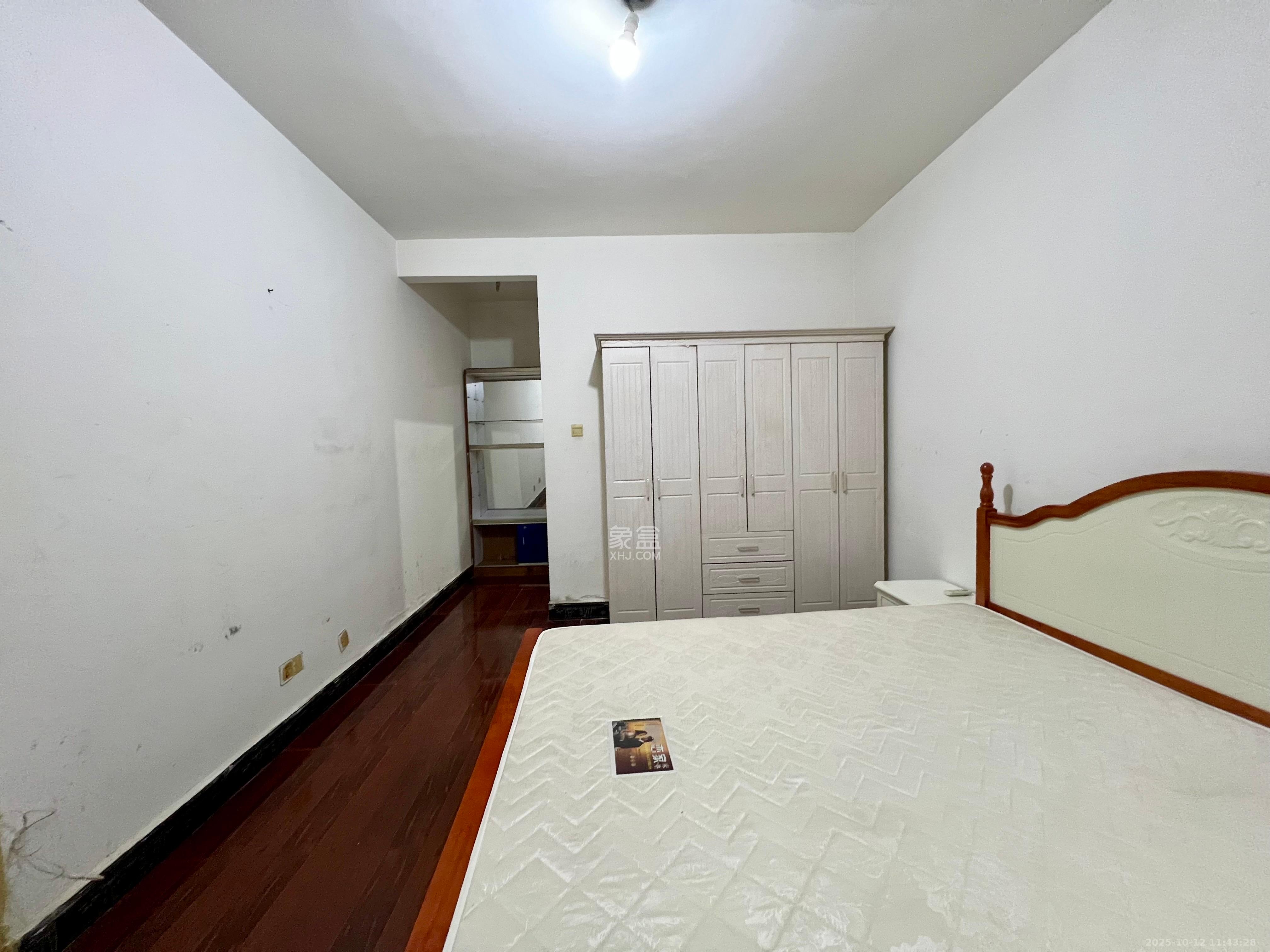 龙福小区 1室1厅1卫 1000.0元/月 龙福小区 1室1厅1卫 1000.0元/月室内图