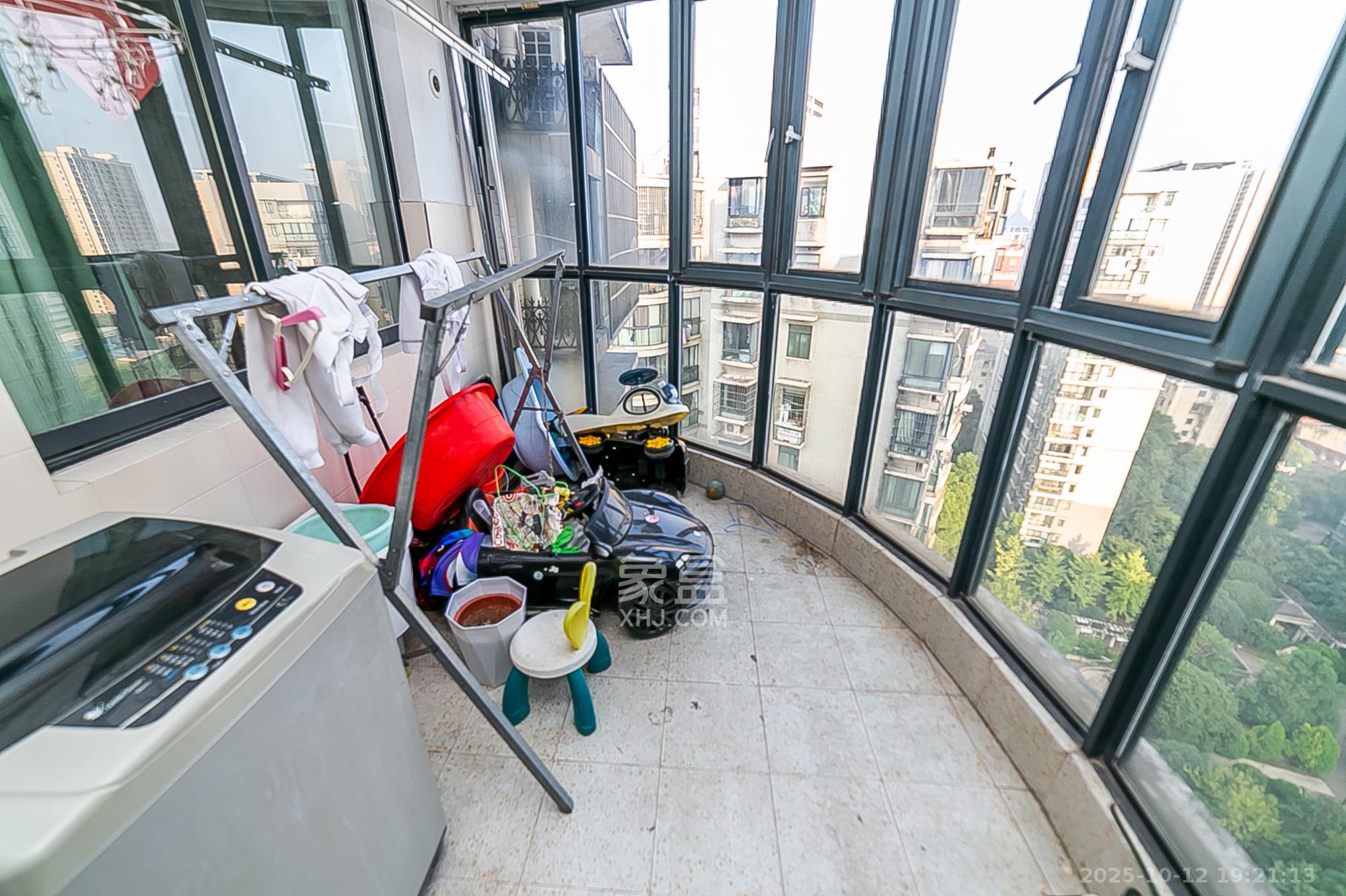 湘水一城(一期)  3室2厅2卫    108.0万阳台