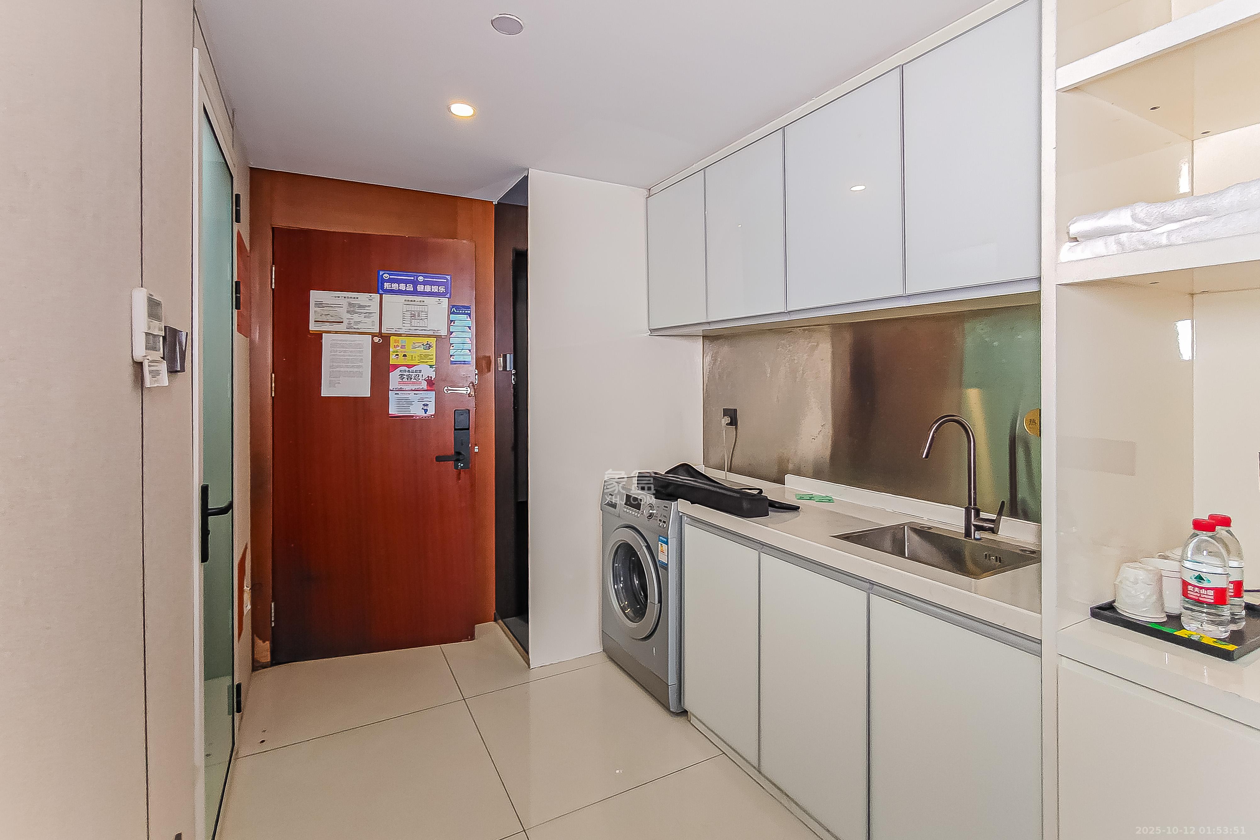 东怡外国(南湖一号) 1室1厅1卫 53.0万 东怡外国(南湖一号) 1室1厅1卫 53.0万厨房