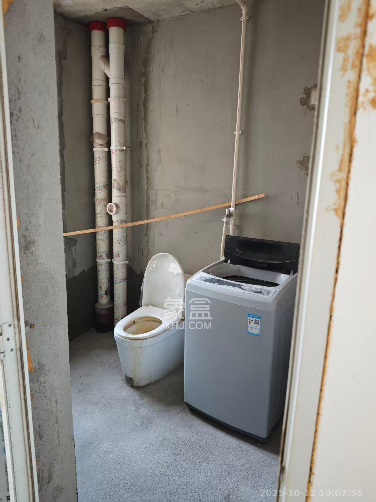 星湖湾二期高层 3室2厅2卫 1500.0元/月 星湖湾二期高层 3室2厅2卫 1500.0元/月室内图