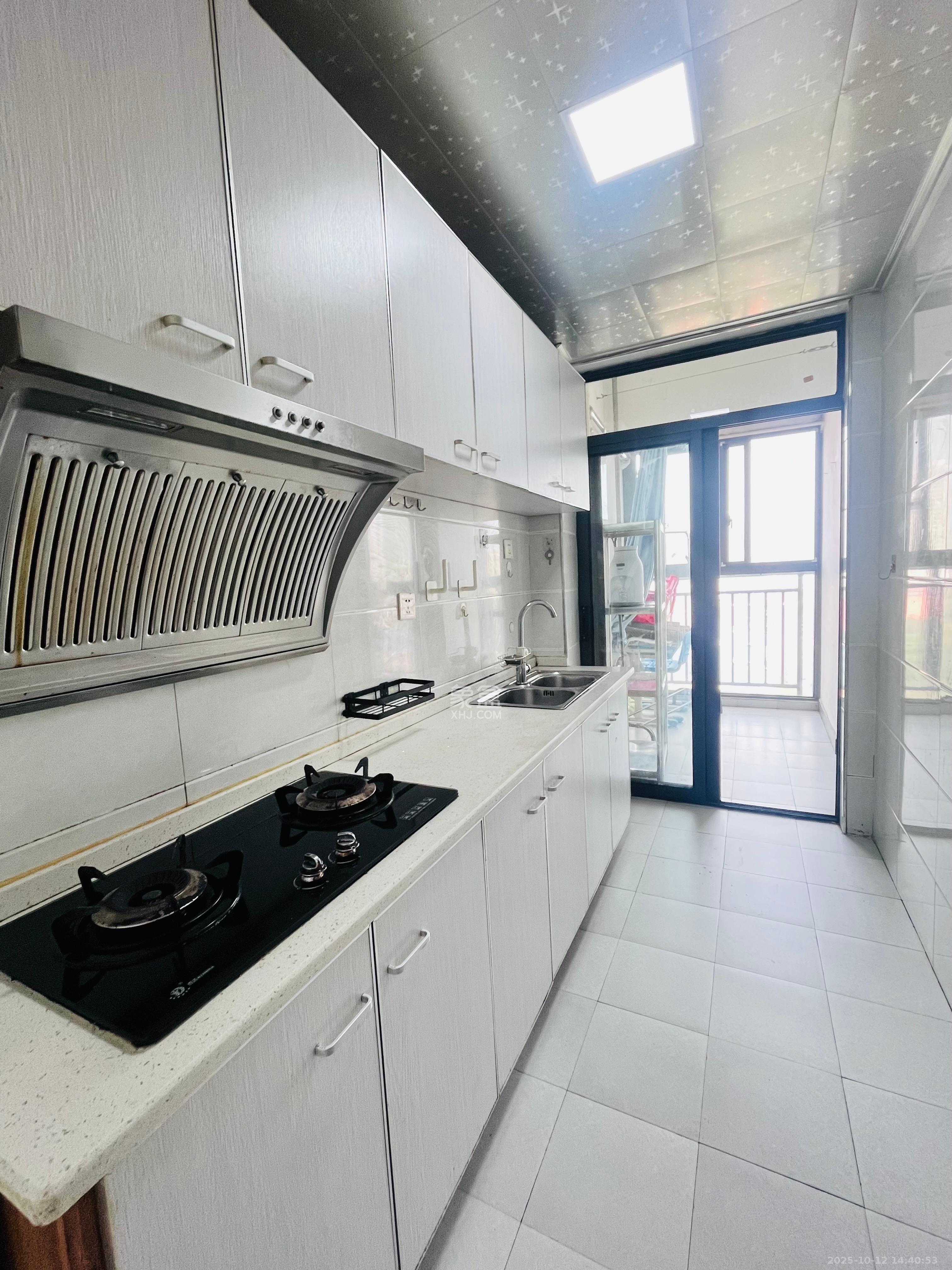 地华梅溪湖畔 1室1厅1卫 1600.0元/月 地华梅溪湖畔 1室1厅1卫 1600.0元/月室内图