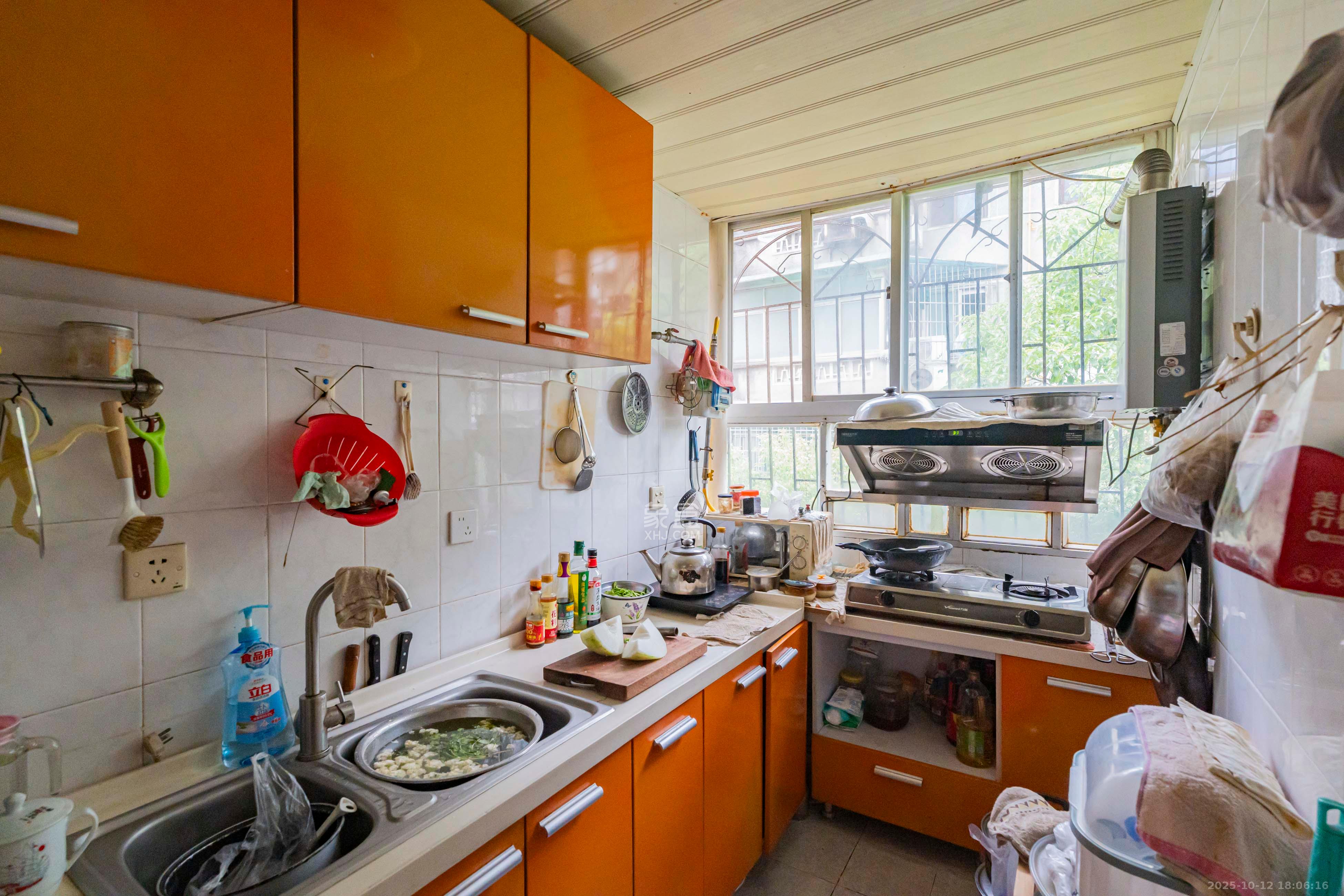 学宫街64号银行宿舍  2室2厅1卫    70.0万厨房