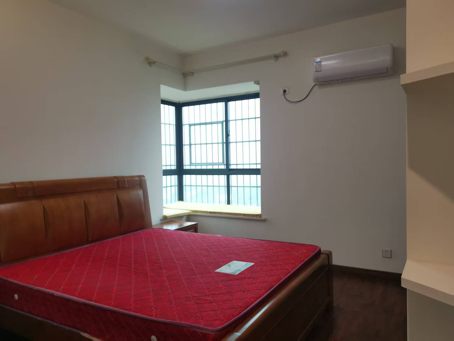 银源春天  3室2厅2卫    1800.0元/月 银源春天  3室2厅2卫    1800.0元/月室内图