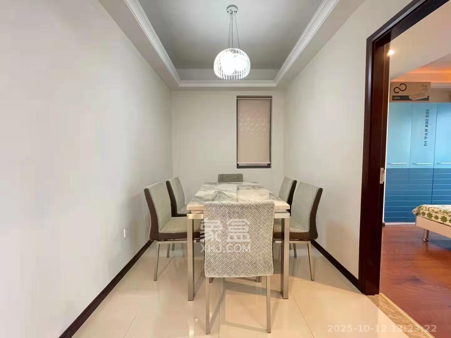 公园9号  2室1厅1卫    3500.0元/月室内图