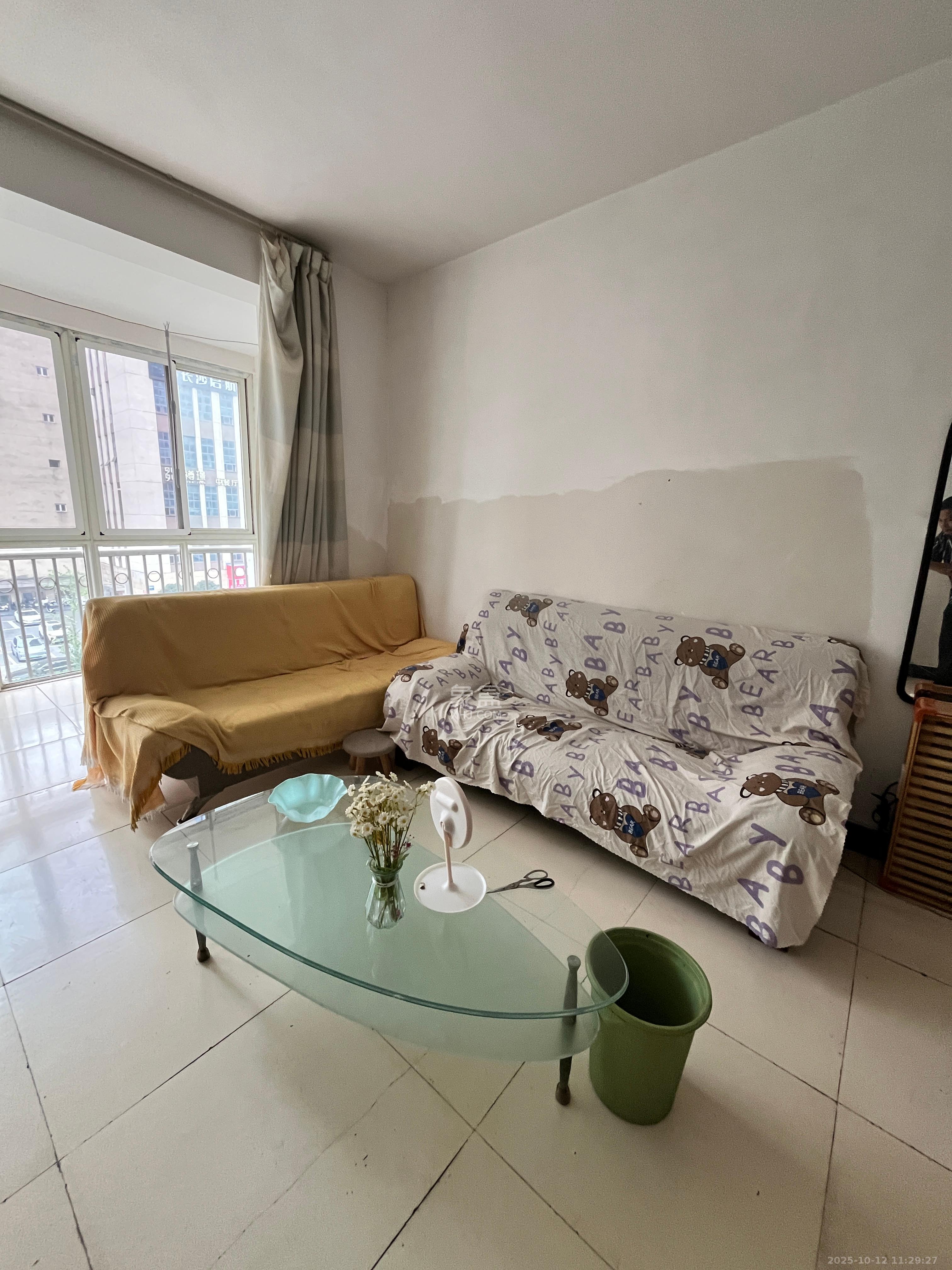 银馨家园 2室1厅1卫 1800.0元/月 银馨家园 2室1厅1卫 1800.0元/月室内图