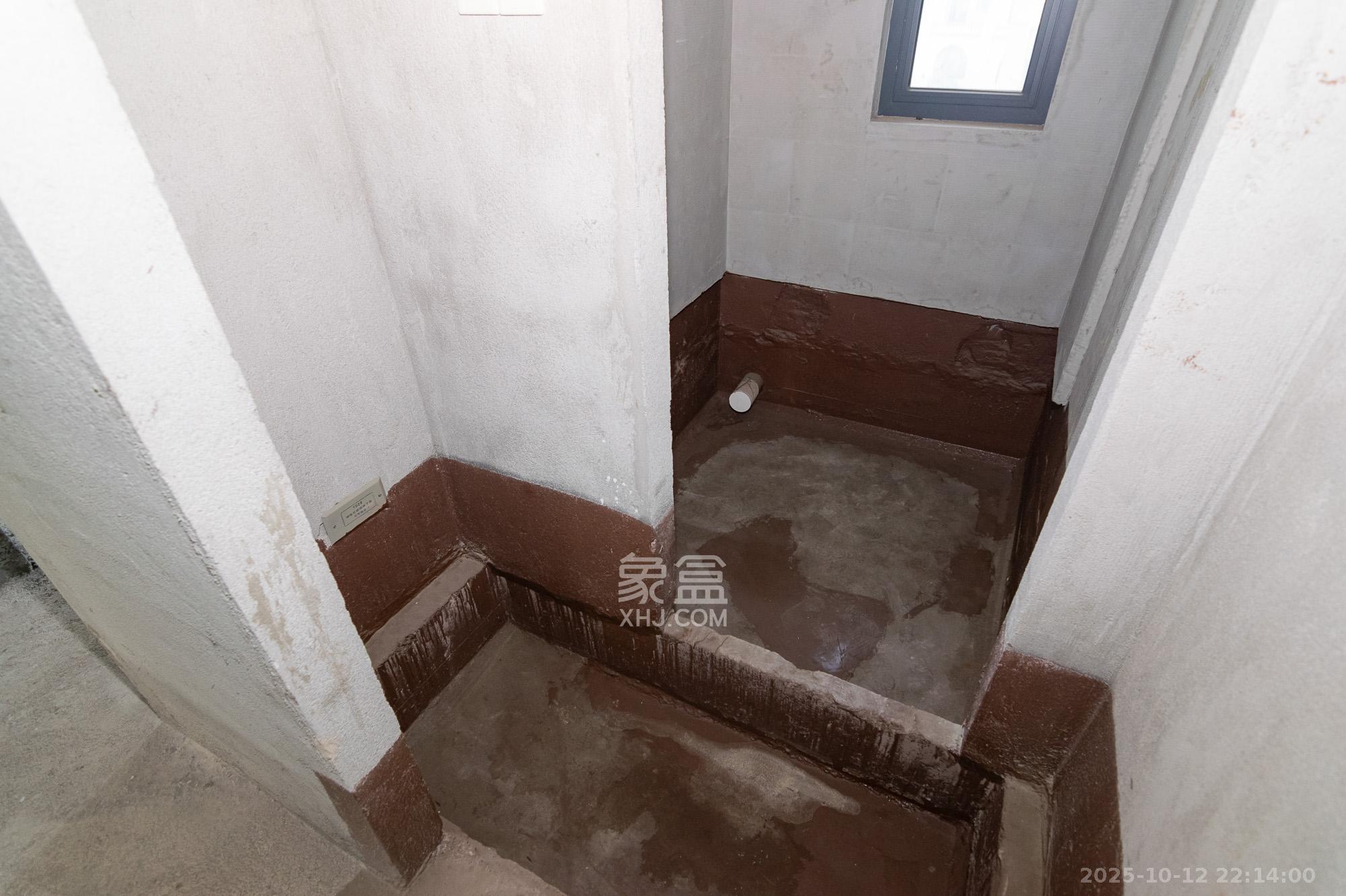 中粮鸿云  3室2厅2卫    86.0万卫生间