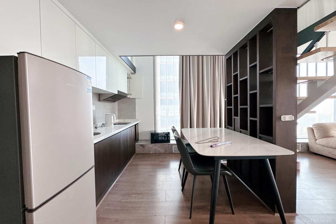 敬天广场 2室1厅2卫 4500.0元/月 敬天广场 2室1厅2卫 4500.0元/月室内图