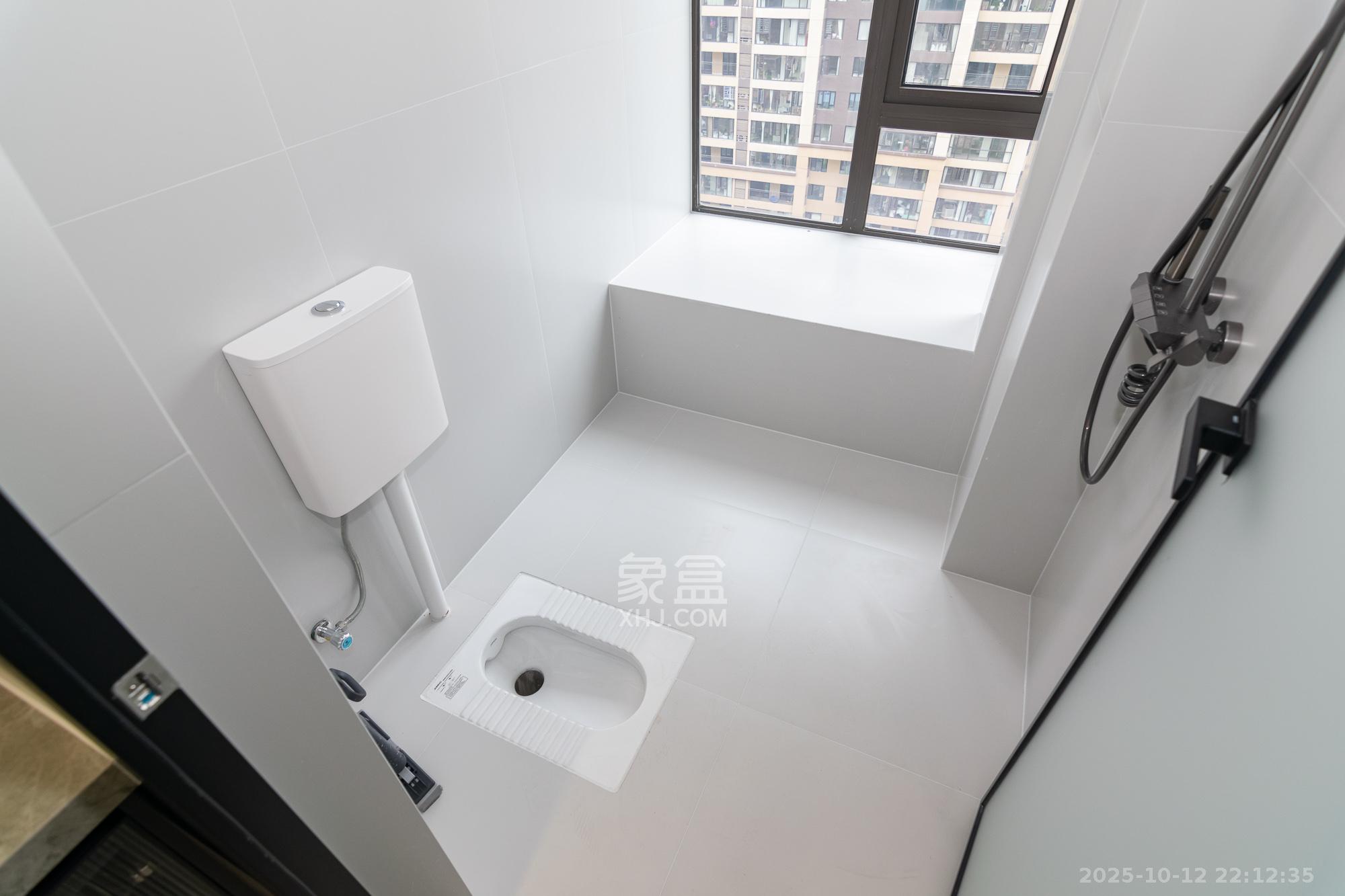 润和雅郡（润和紫郡六期）  4室2厅2卫    139.8万卫生间