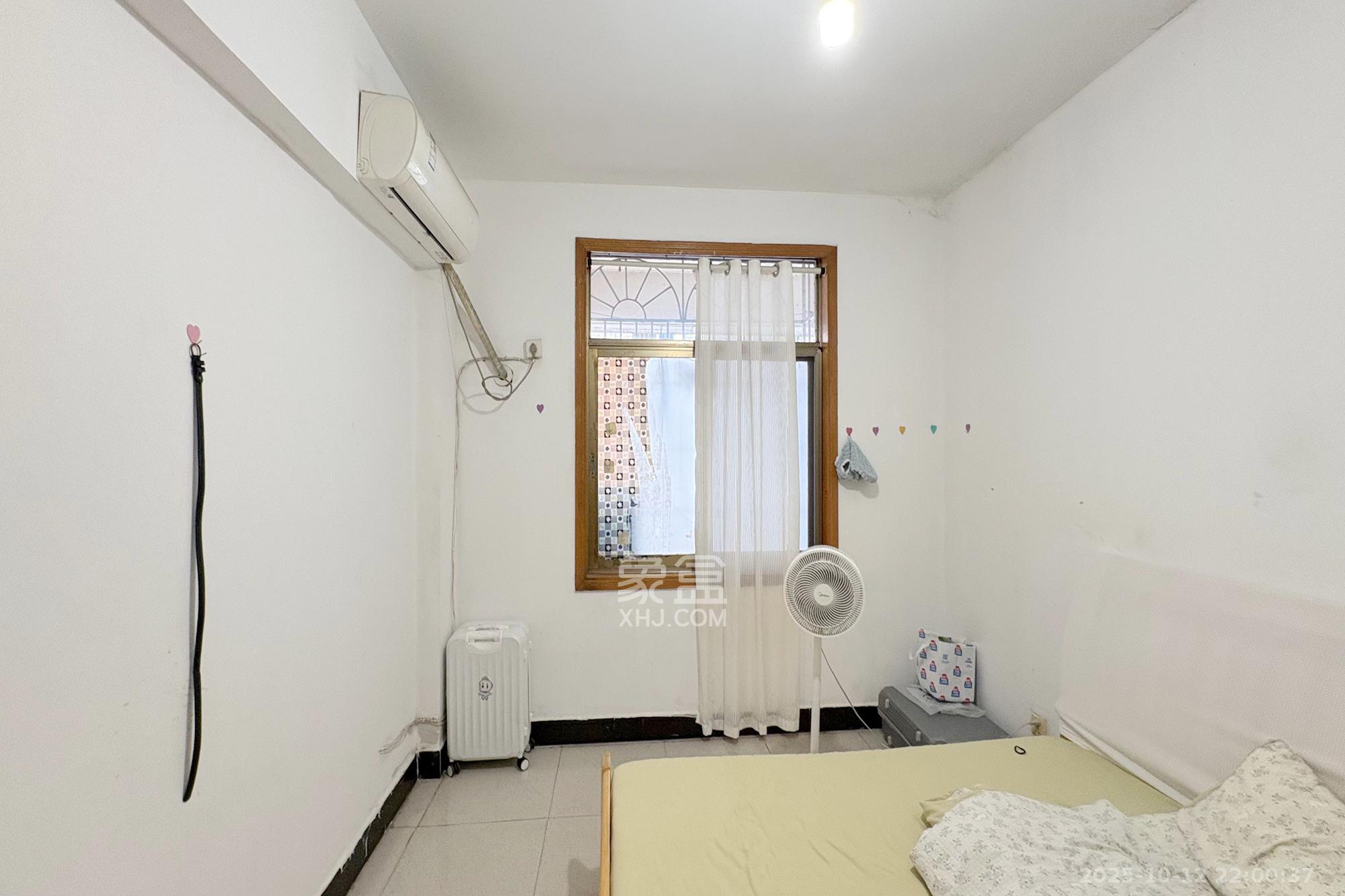 马王堆陶瓷城新合区 2室2厅1卫 45.0万 马王堆陶瓷城新合区 2室2厅1卫 45.0万卧室