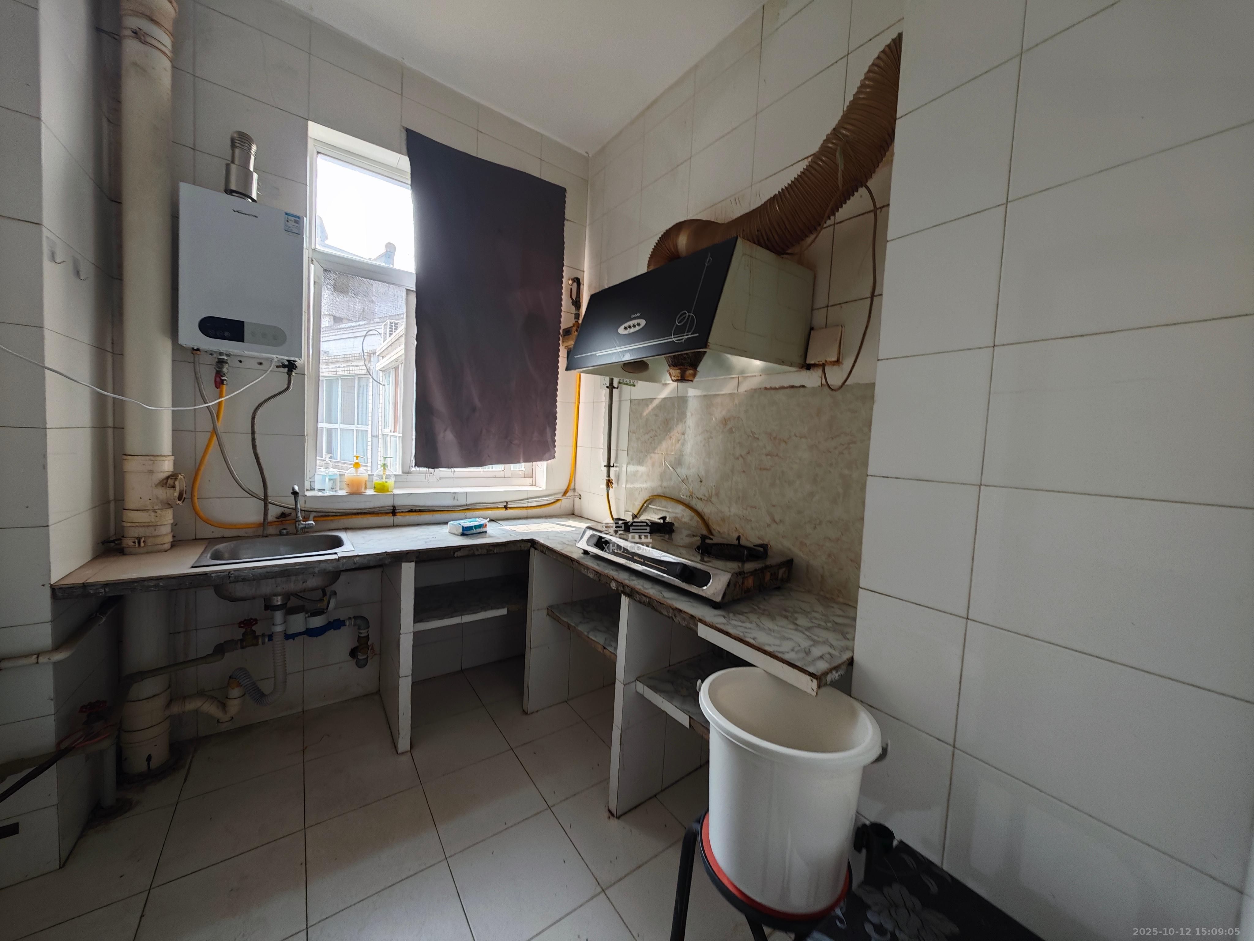 华银园  2室2厅1卫    1500.0元/月 华银园  2室2厅1卫    1500.0元/月室内图