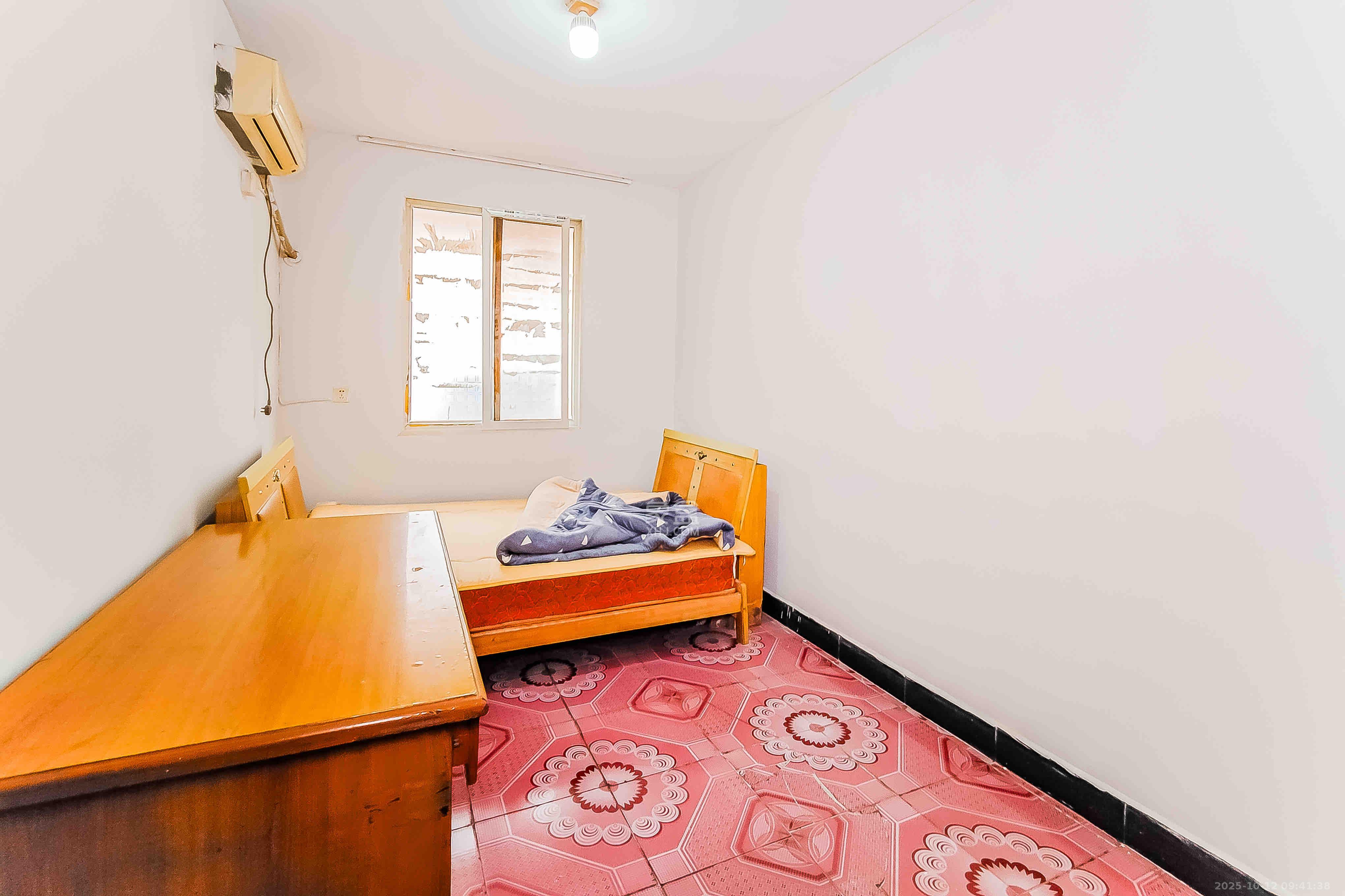 向东南社区 3室2厅1卫 1500.0元/月 向东南社区 3室2厅1卫 1500.0元/月室内图