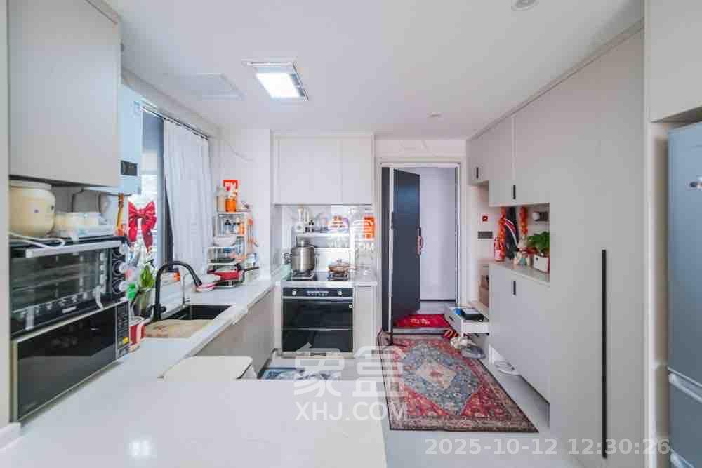 卓越伊景苑  3室2厅2卫    3600.0元/月室内图