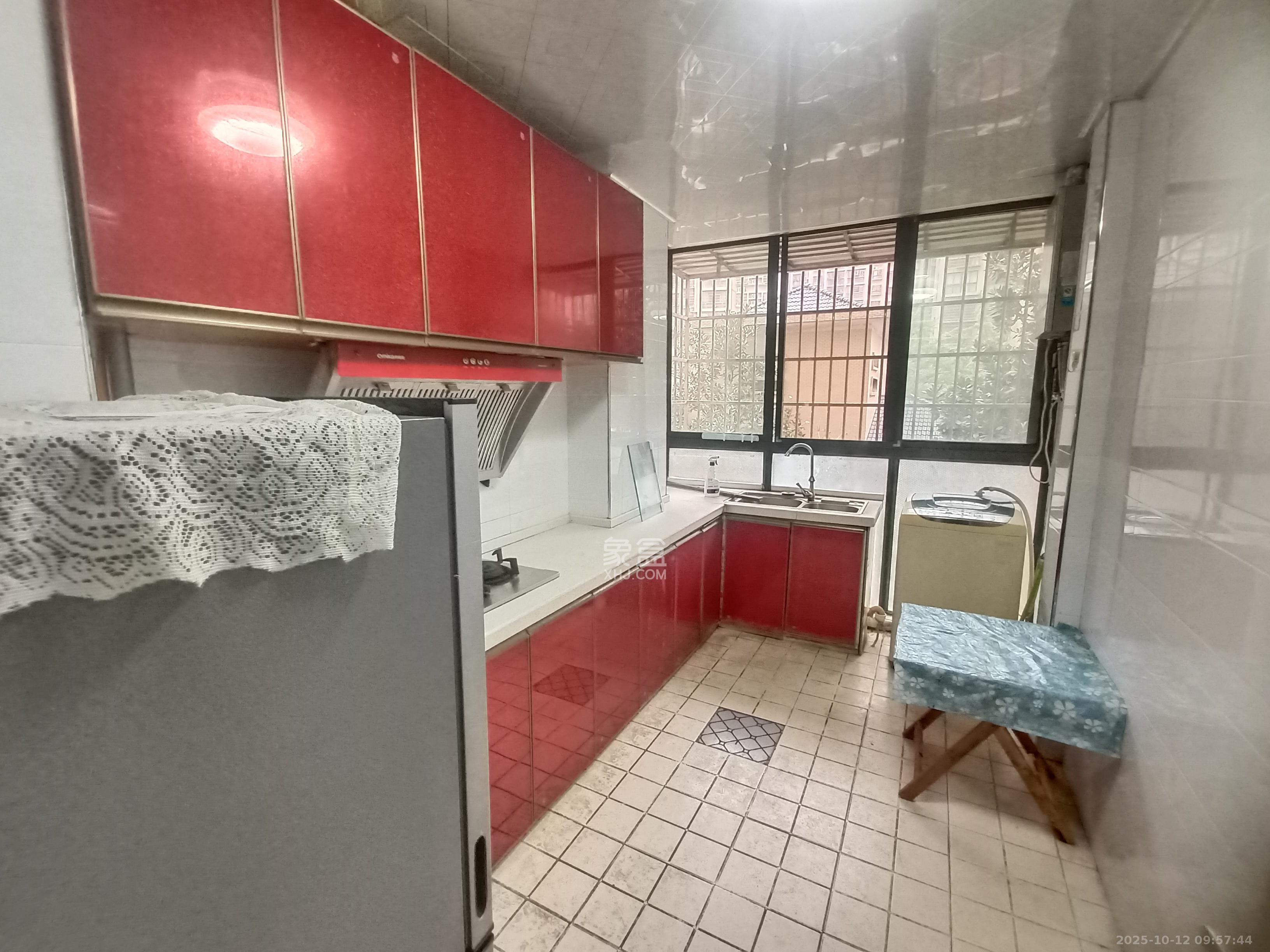 岳华嘉园 2室1厅1卫 1500.0元/月 岳华嘉园 2室1厅1卫 1500.0元/月室内图