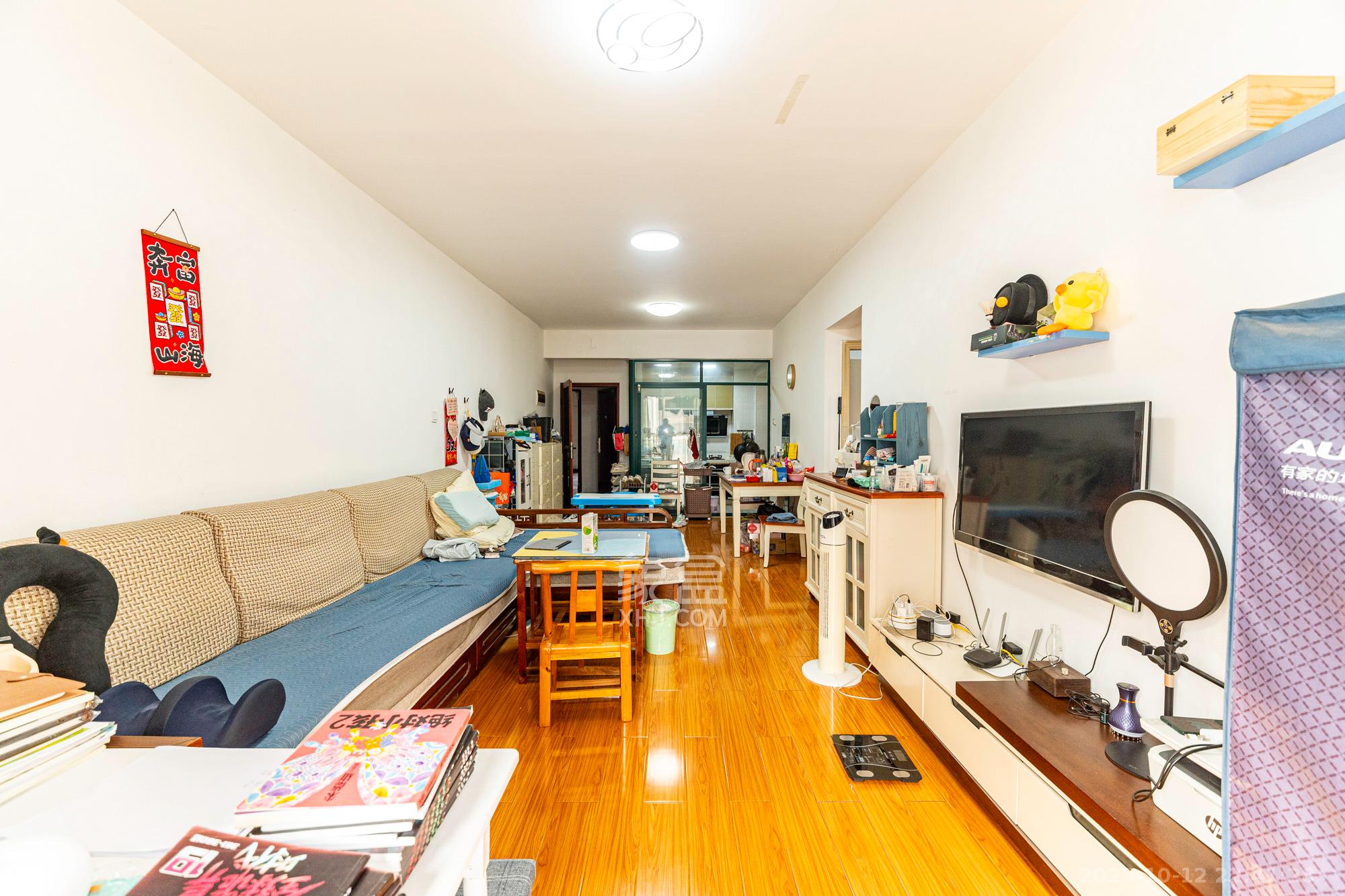 月畔湾 2室2厅1卫 65.0万 月畔湾 2室2厅1卫 65.0万客厅