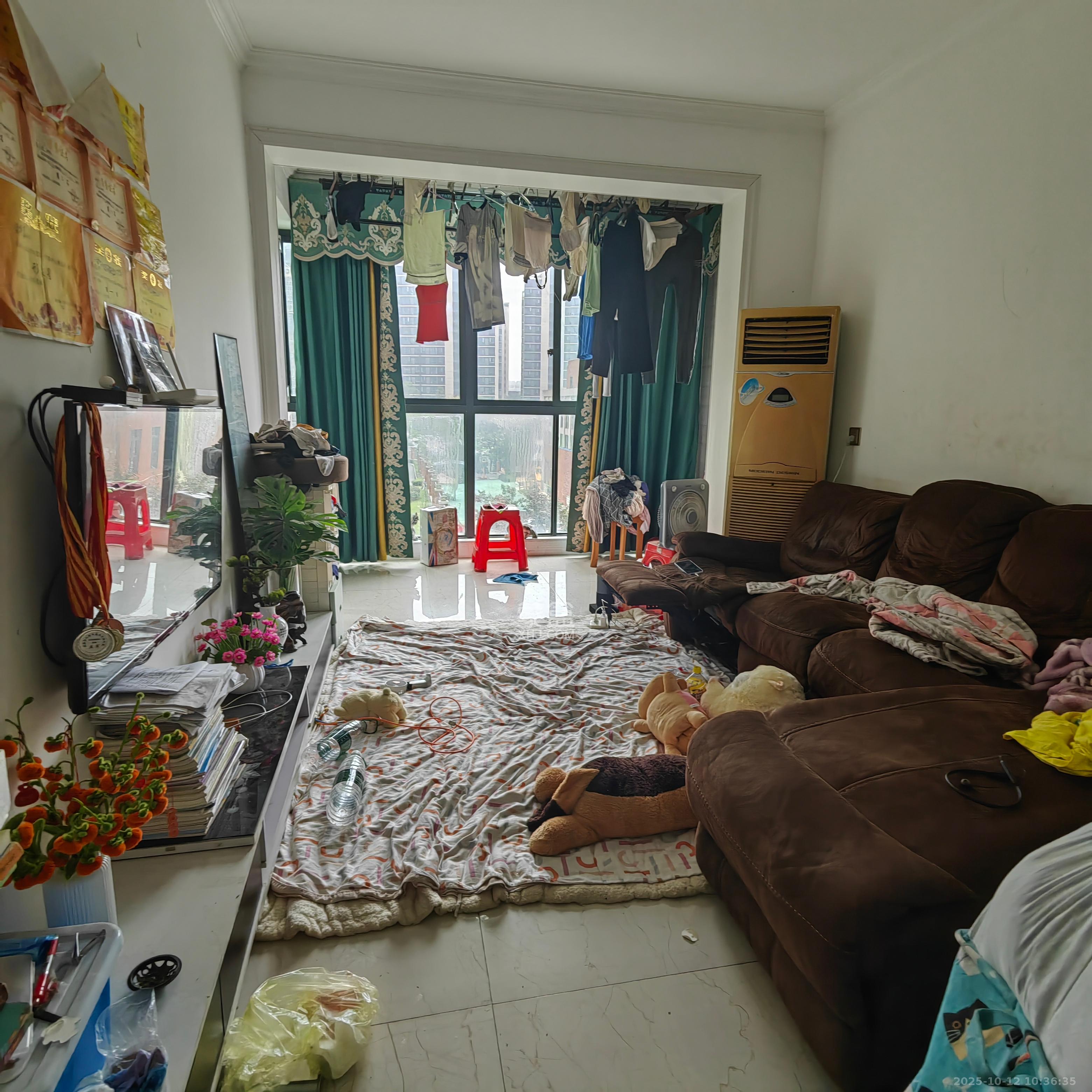 荣盛花语城 2室2厅1卫 1500.0元/月 荣盛花语城 2室2厅1卫 1500.0元/月室内图