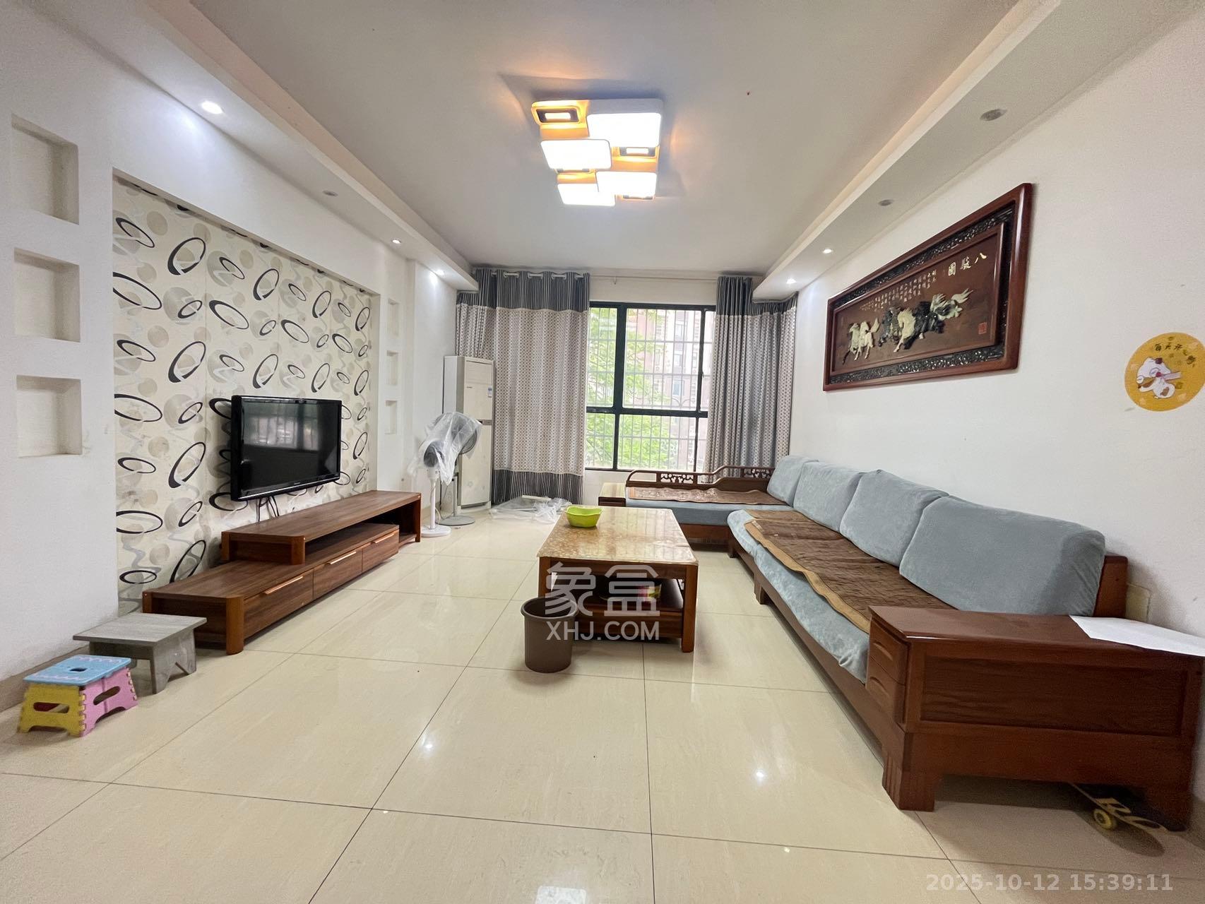 枫华府第  3室2厅2卫    1900.0元/月 枫华府第  3室2厅2卫    1900.0元/月室内图