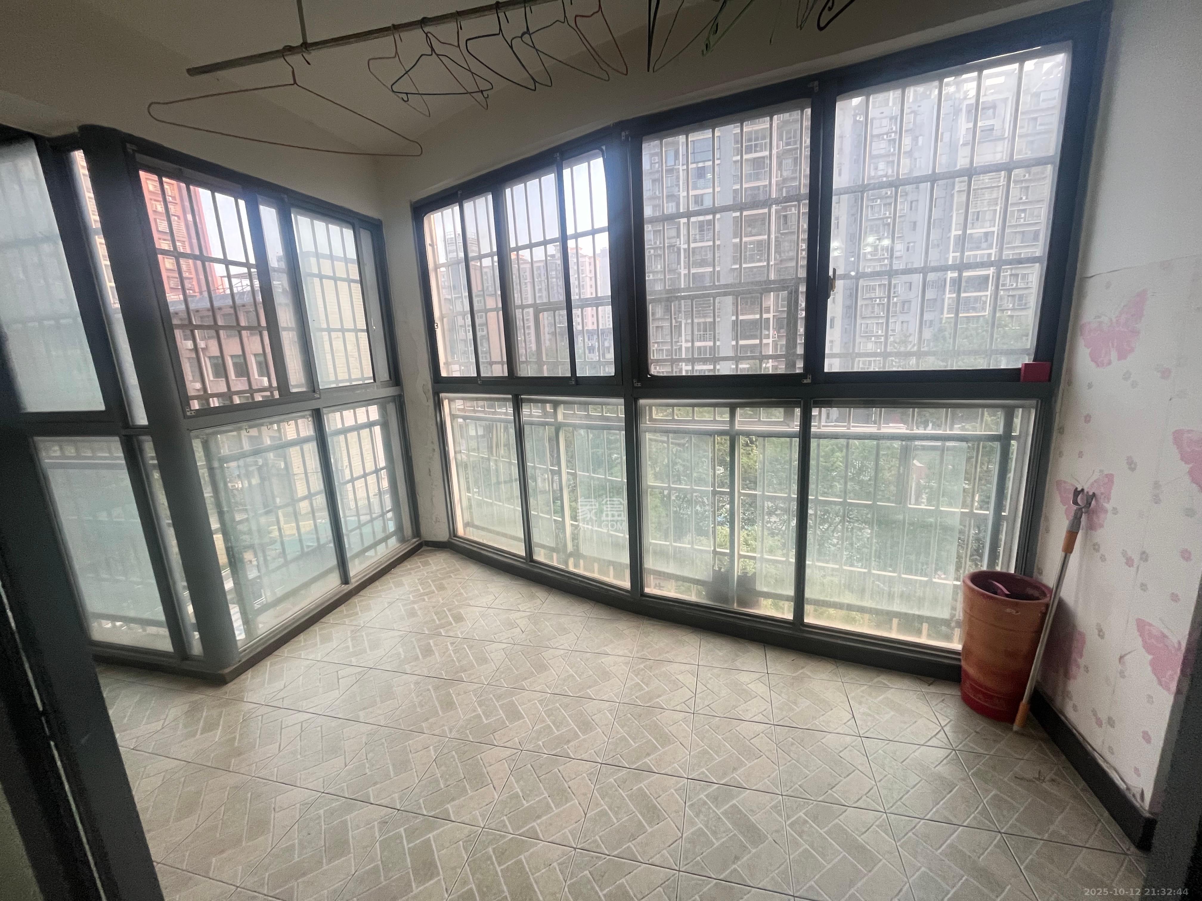 巢之恋  3室2厅2卫    2200.0元/月室内图