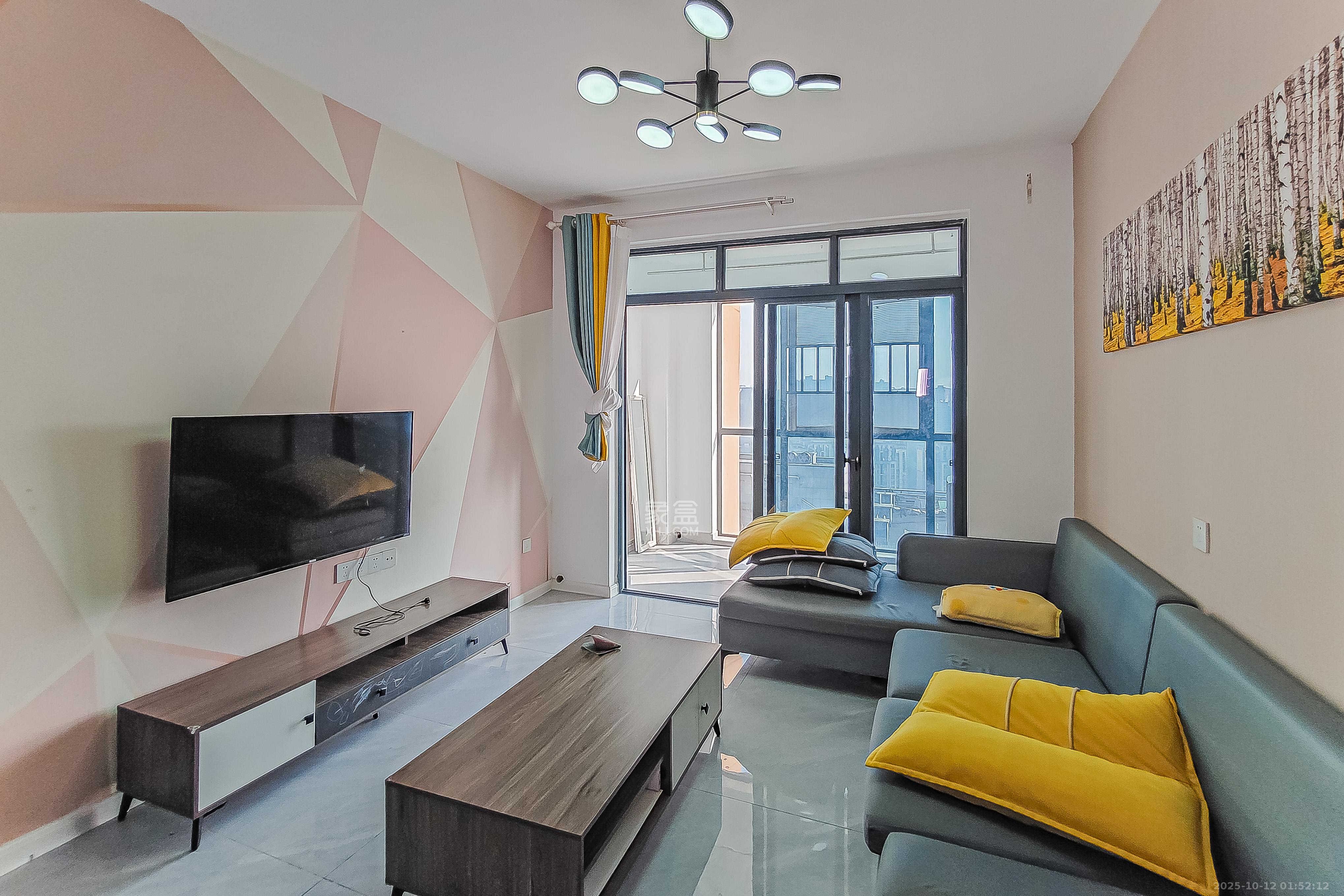 江南华府 3室2厅1卫 85.0万 江南华府 3室2厅1卫 85.0万客厅