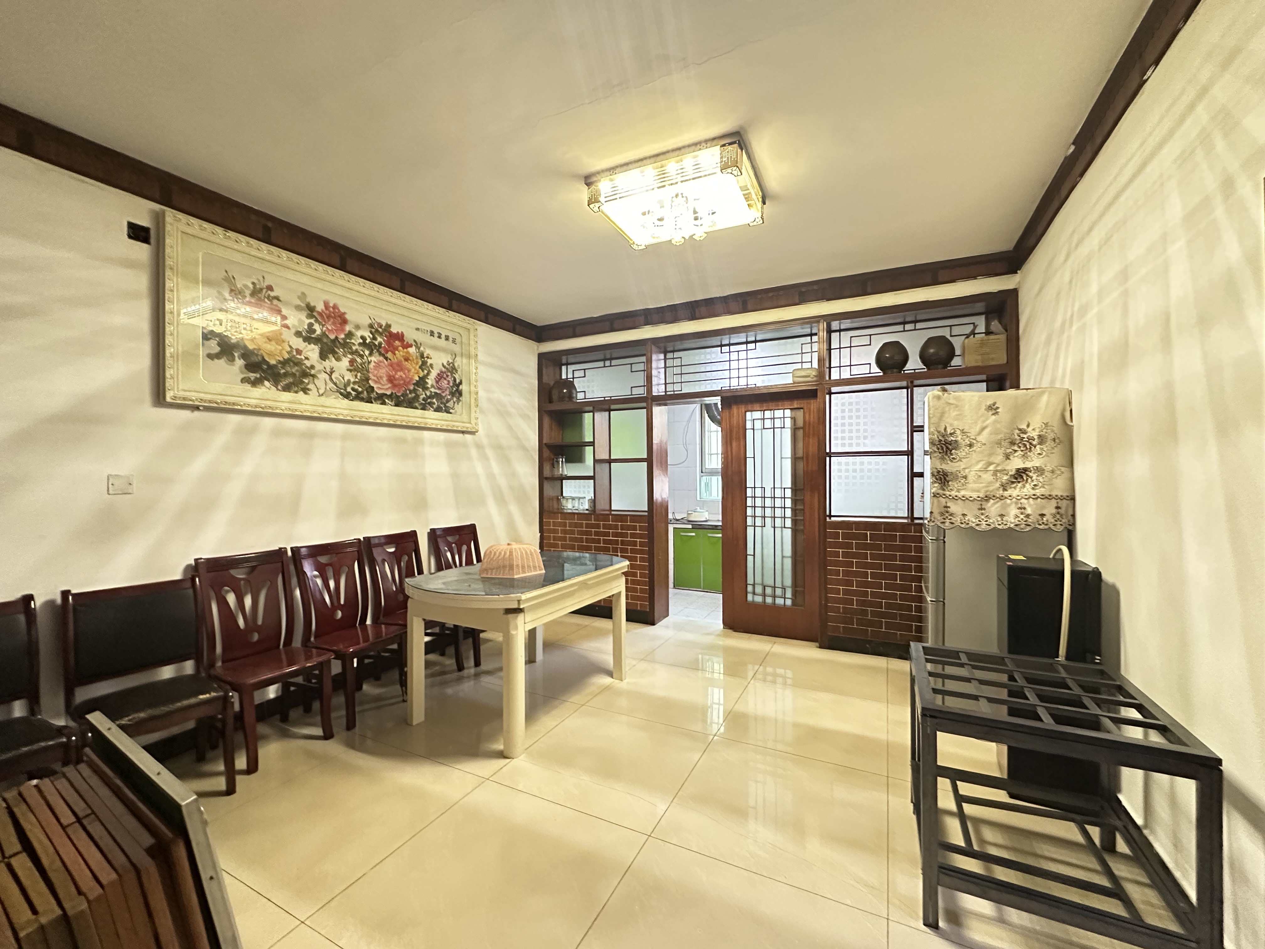 鑫旺商城  5室2厅2卫    1300.0元/月室内图1